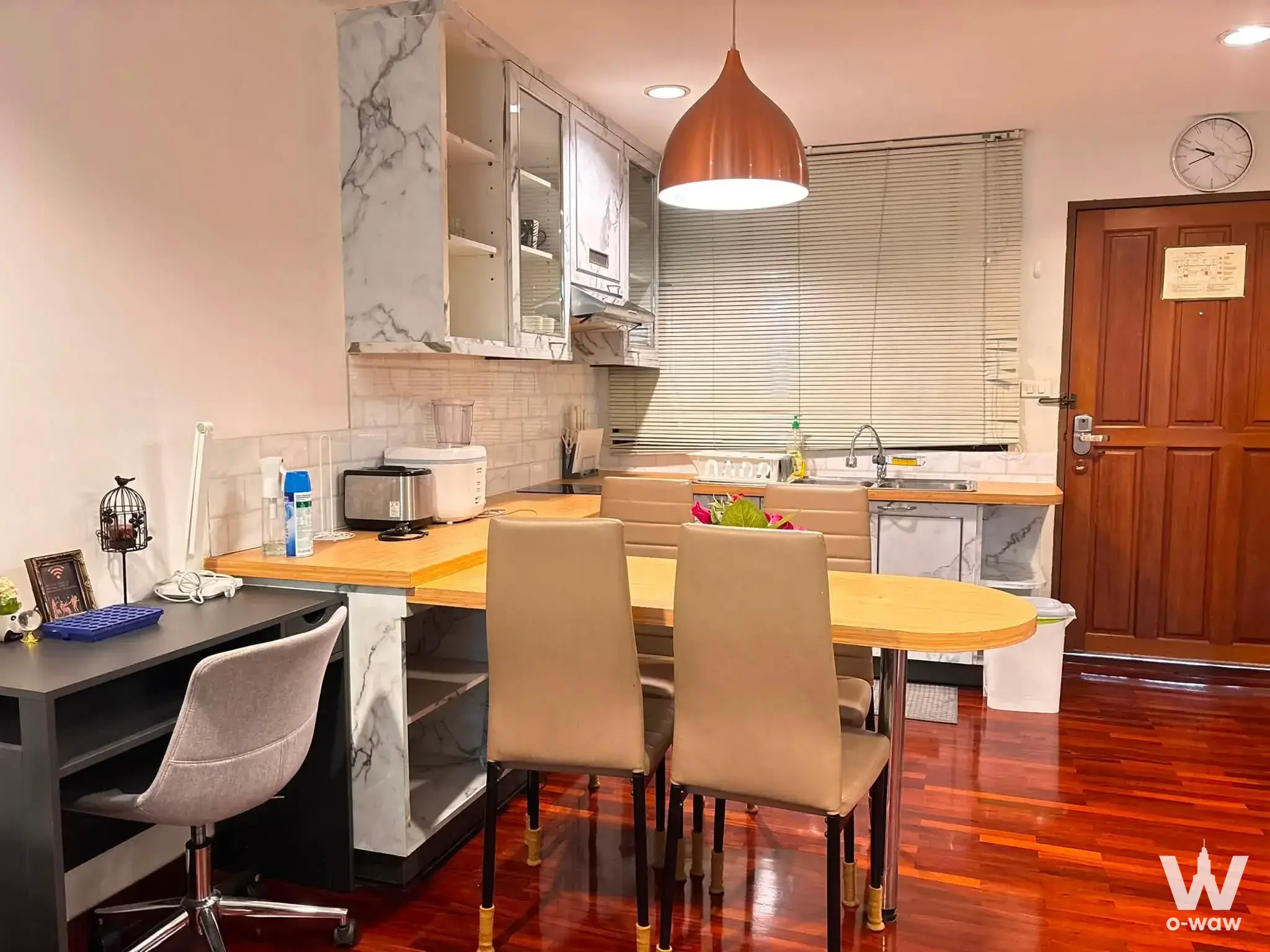 Condo with 2 bedrooms for rent at Ban Chan Condominium — photo 2 of 5