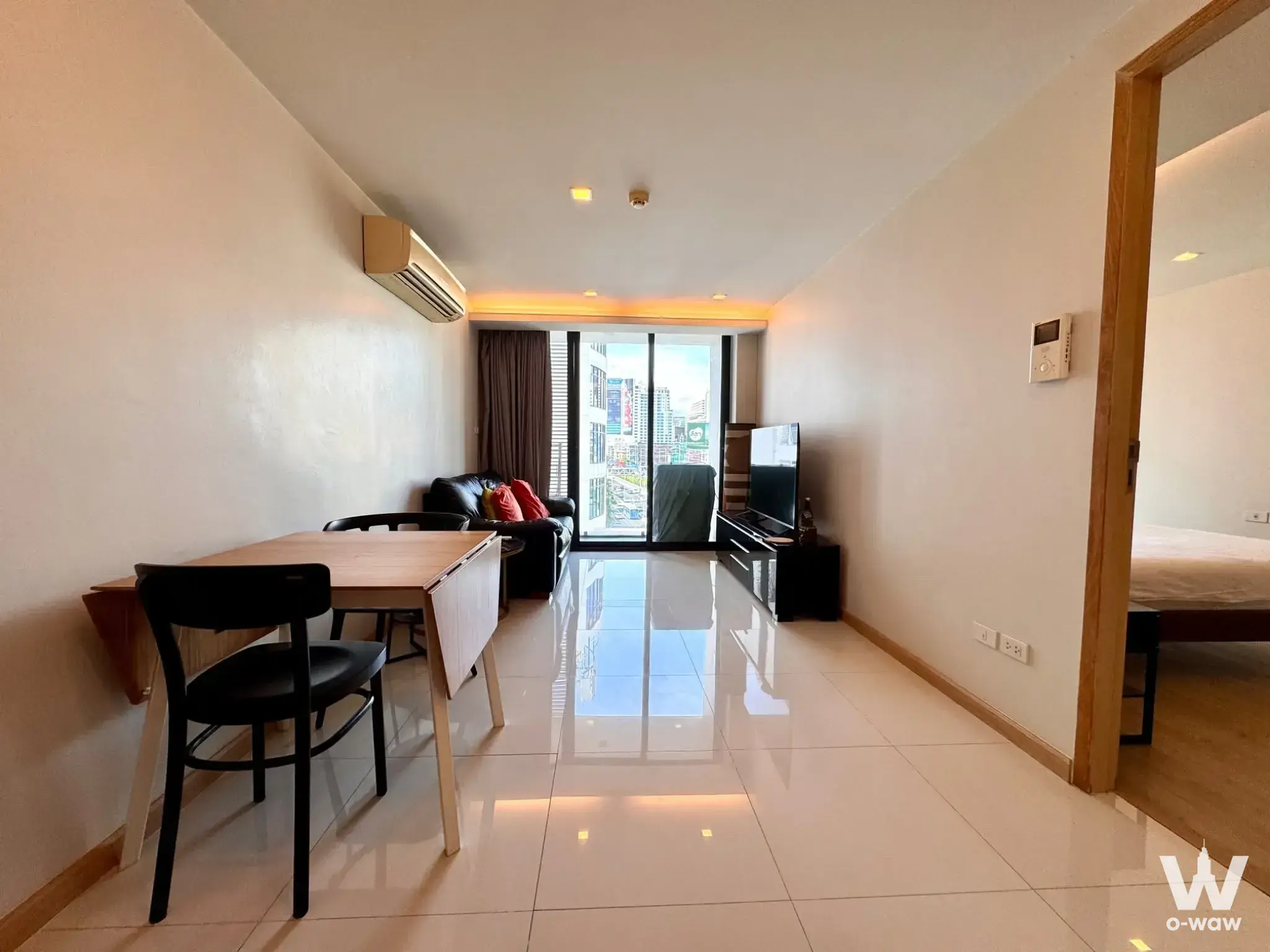 Condo with 1 bedroom for sale at Socio Ruamrudee — photo 3 of 5