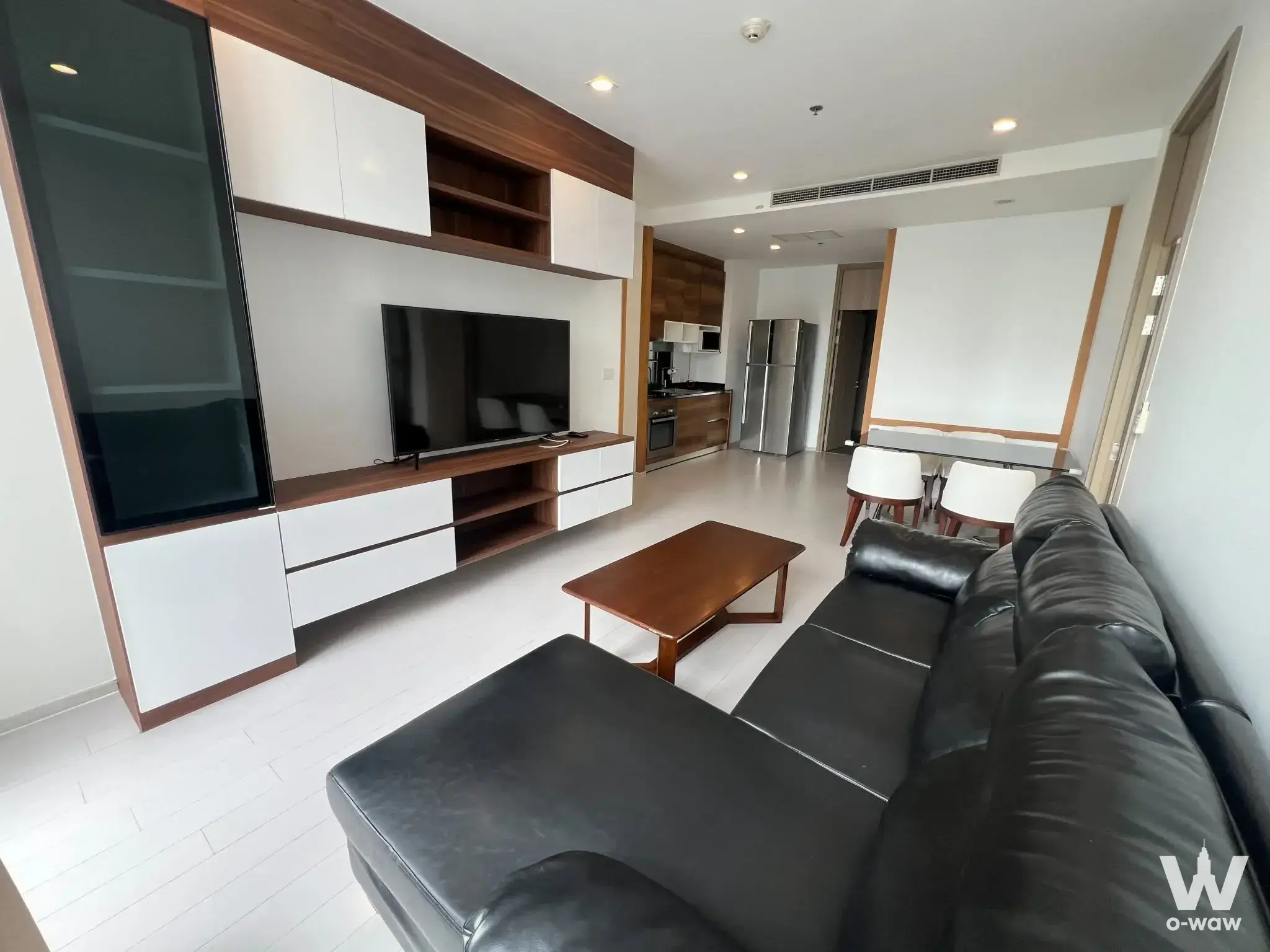 Condo with 2 bedrooms for rent at Noble Ploenchit — photo 3 of 4