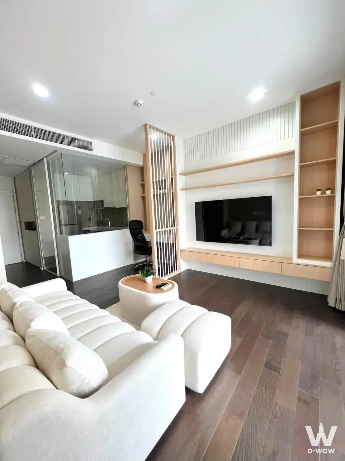 Condo with 2 bedrooms for rent at The Saint Residences — photo 3 of 5