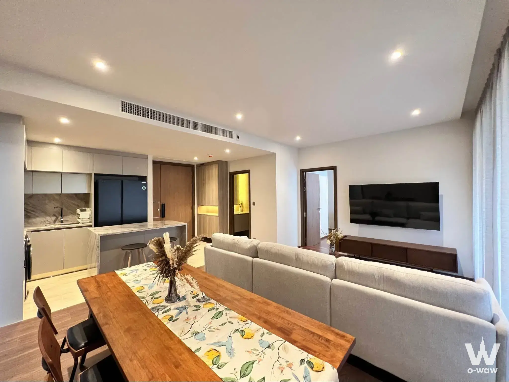 Condo with 2 bedrooms for rent at Via 61 — photo 3 of 5