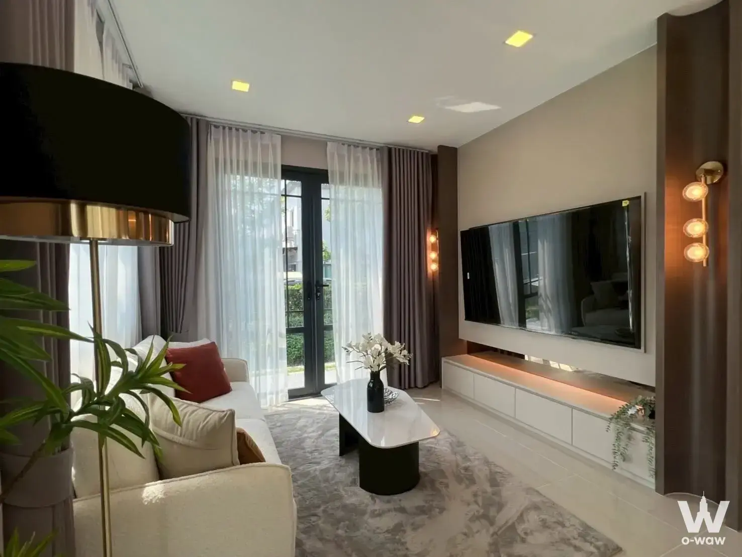 Townhouse with 3 bedrooms for rent at Sukhumvit - Bangna — photo 2 of 5
