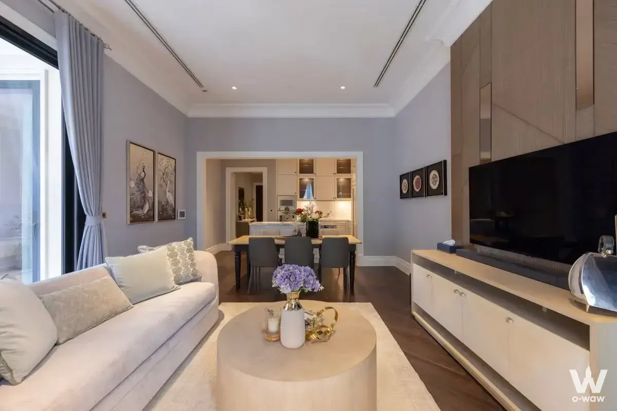 Condo with 3 bedrooms for sale at 98 Wireless — photo 3 of 5