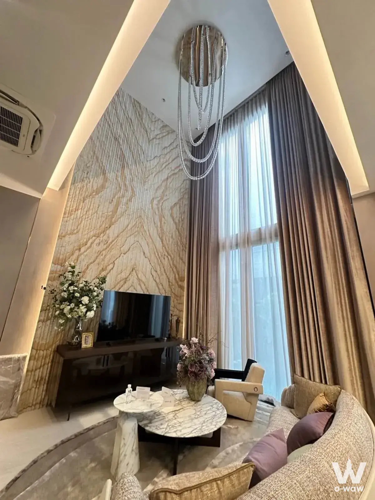 House with 4 bedrooms for sale at Artale Asoke - Rama 9 — photo 2 of 4