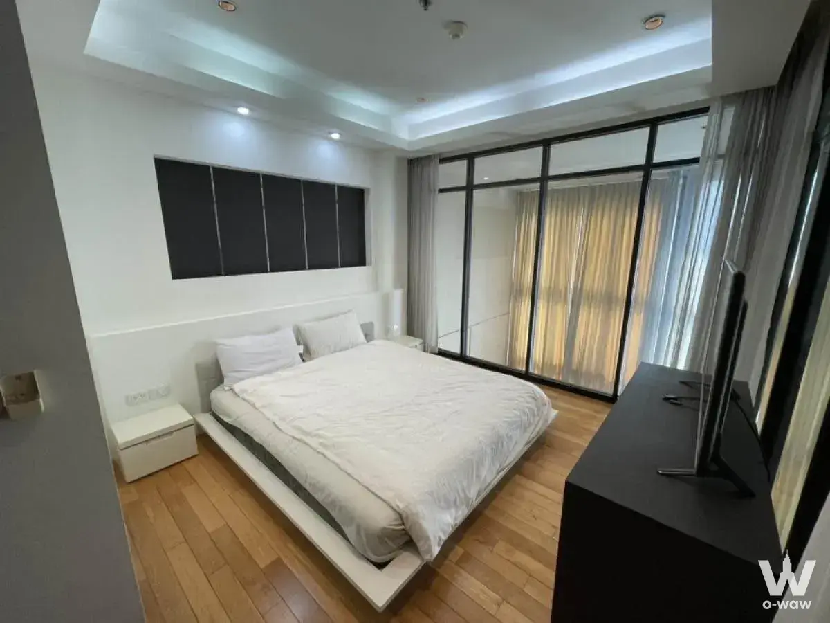 Condo with 1 bedroom for rent at The Emporio Place — photo 4 of 5