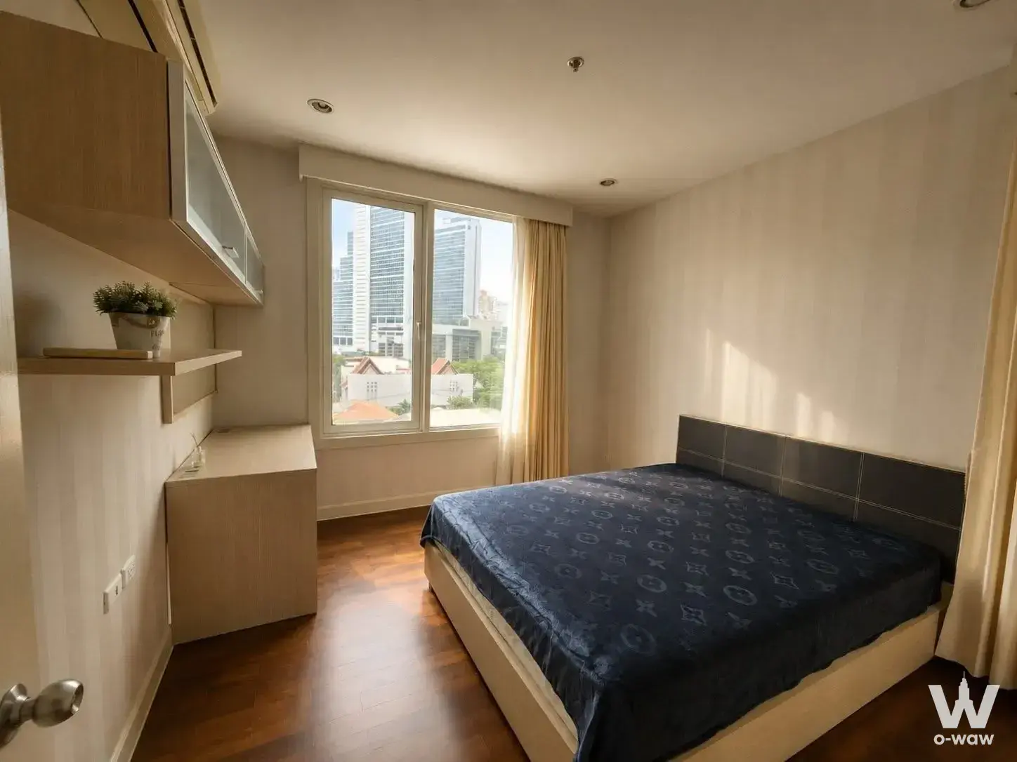 Condo with 2 bedrooms for rent at Siri Residence — photo 5 of 5