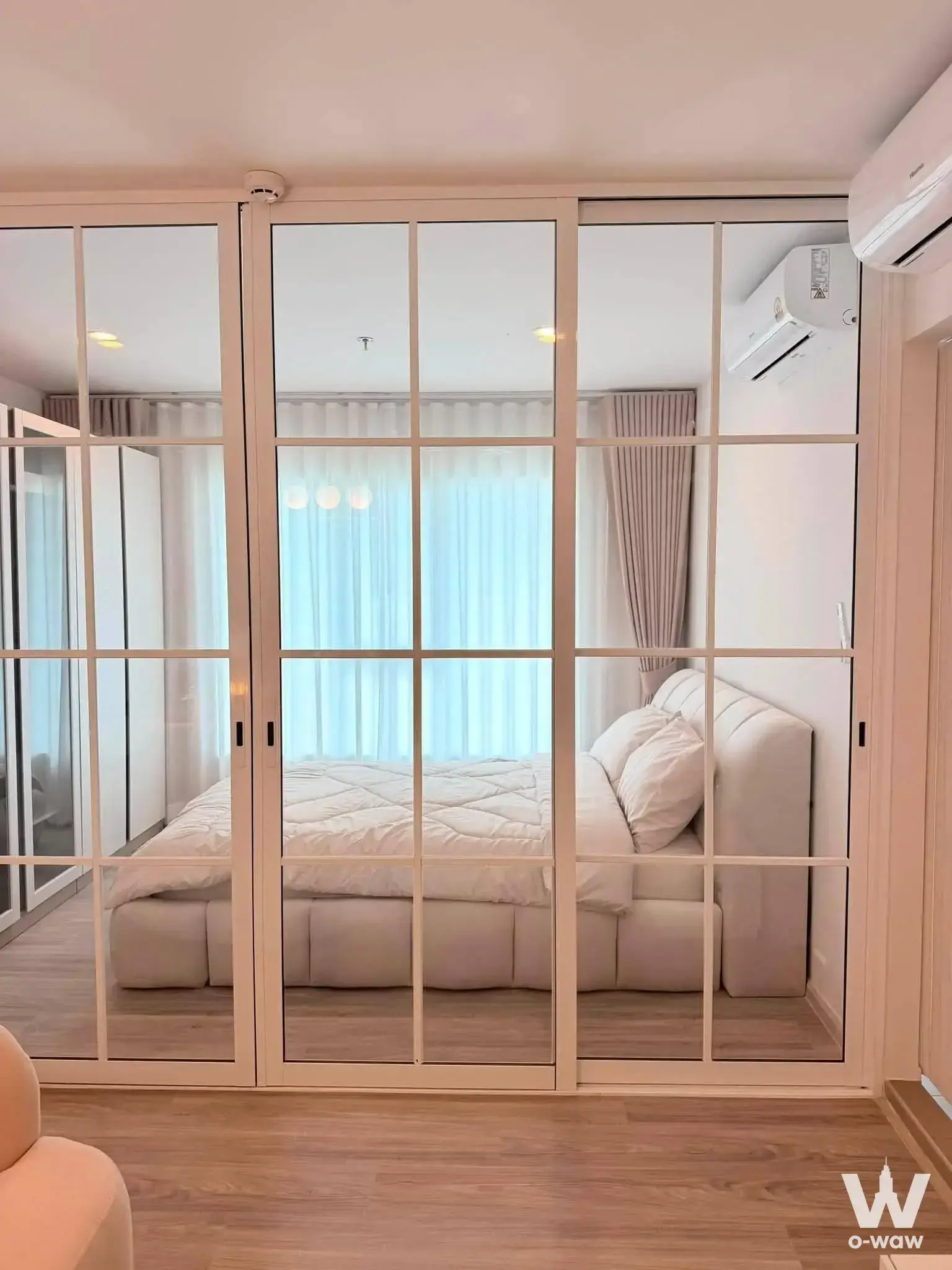 BTS Bang Na, Bangkok
