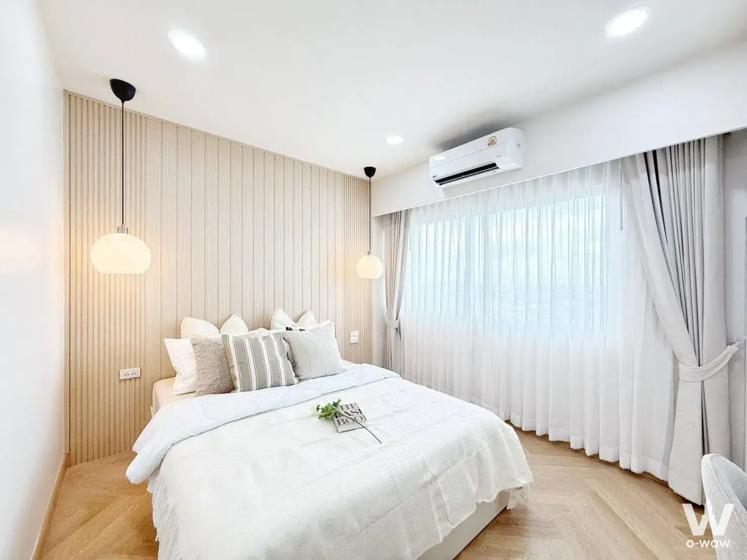 Near MRT Srinakarin 38 Station, Dusit Thani College, Seacon Square, Paradise Park