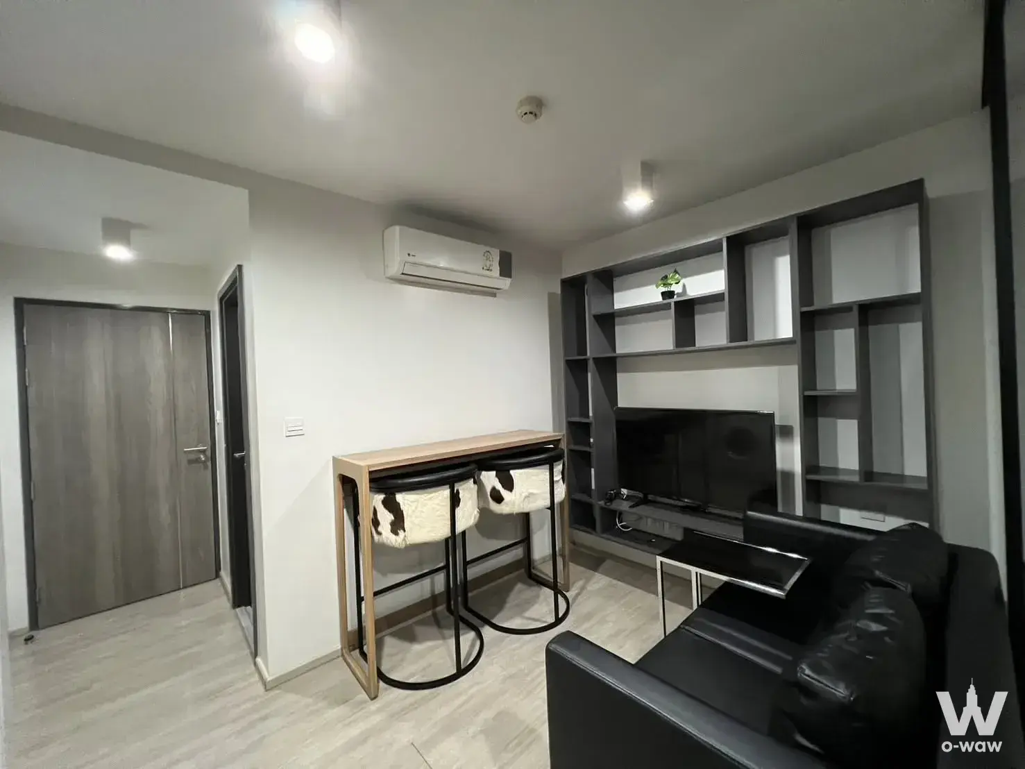 Condo with 1 bedroom for rent at Maestro 02 Ruamrudee — photo 3 of 5