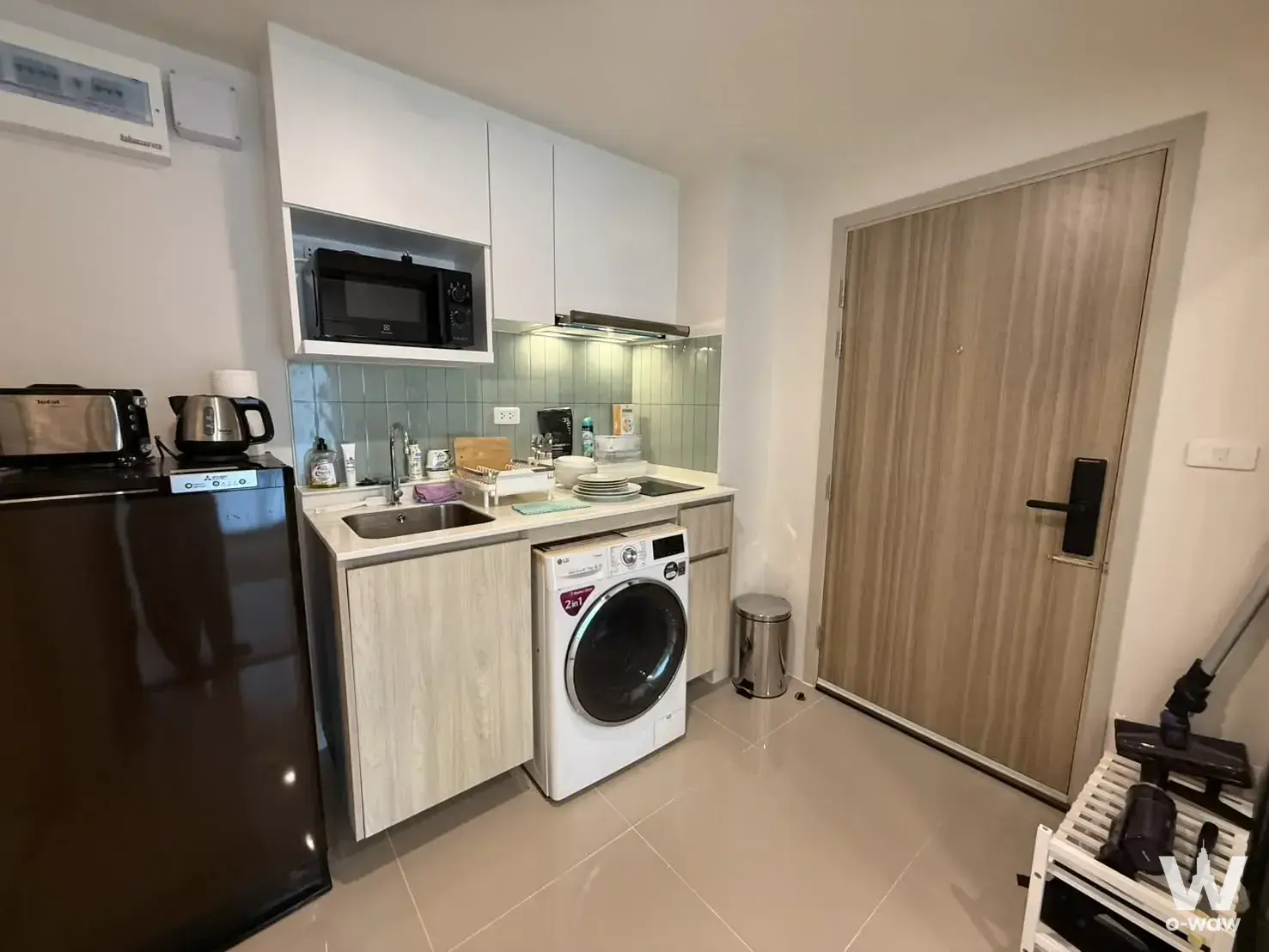 2 mins walk to Central Phuket, 5 mins walk to HeadStart International School
