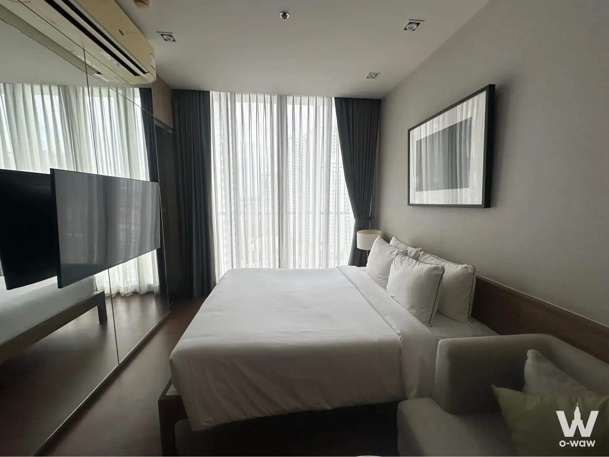 Condo with 1 bedroom for rent at Park Origin Phrom Phong — photo 2 of 5