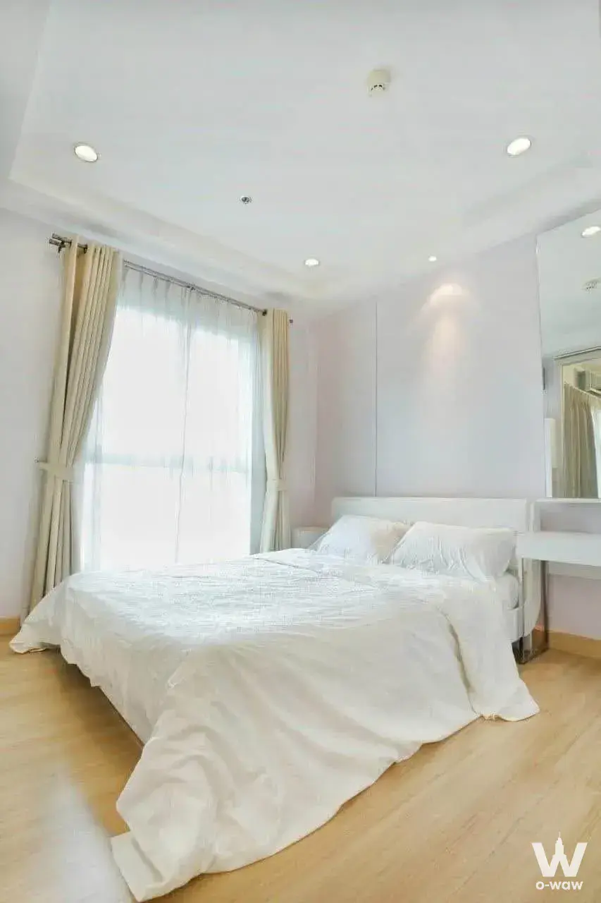 Condo with 1 bedroom for rent at The Parkland Srinakarin Lakeside — photo 1 of 5