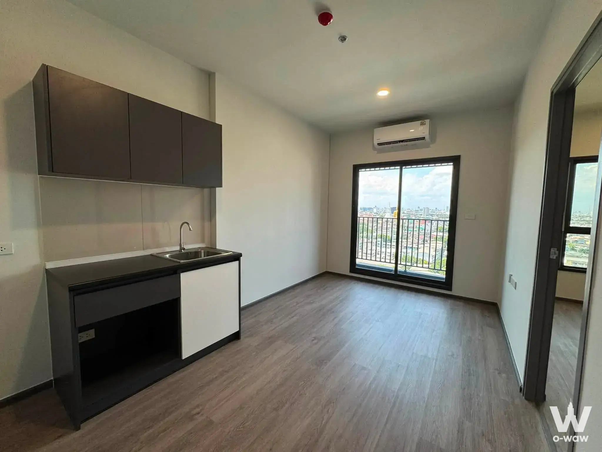 Condo with 1 bedroom for sale at Rich Point @BTS Wutthakat — photo 1 of 4