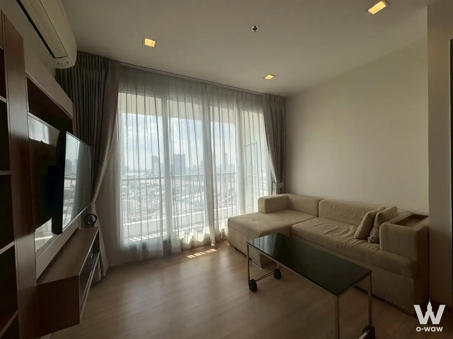 Condo with 2 bedrooms for rent at RHYTHM Sathorn — photo 4 of 4
