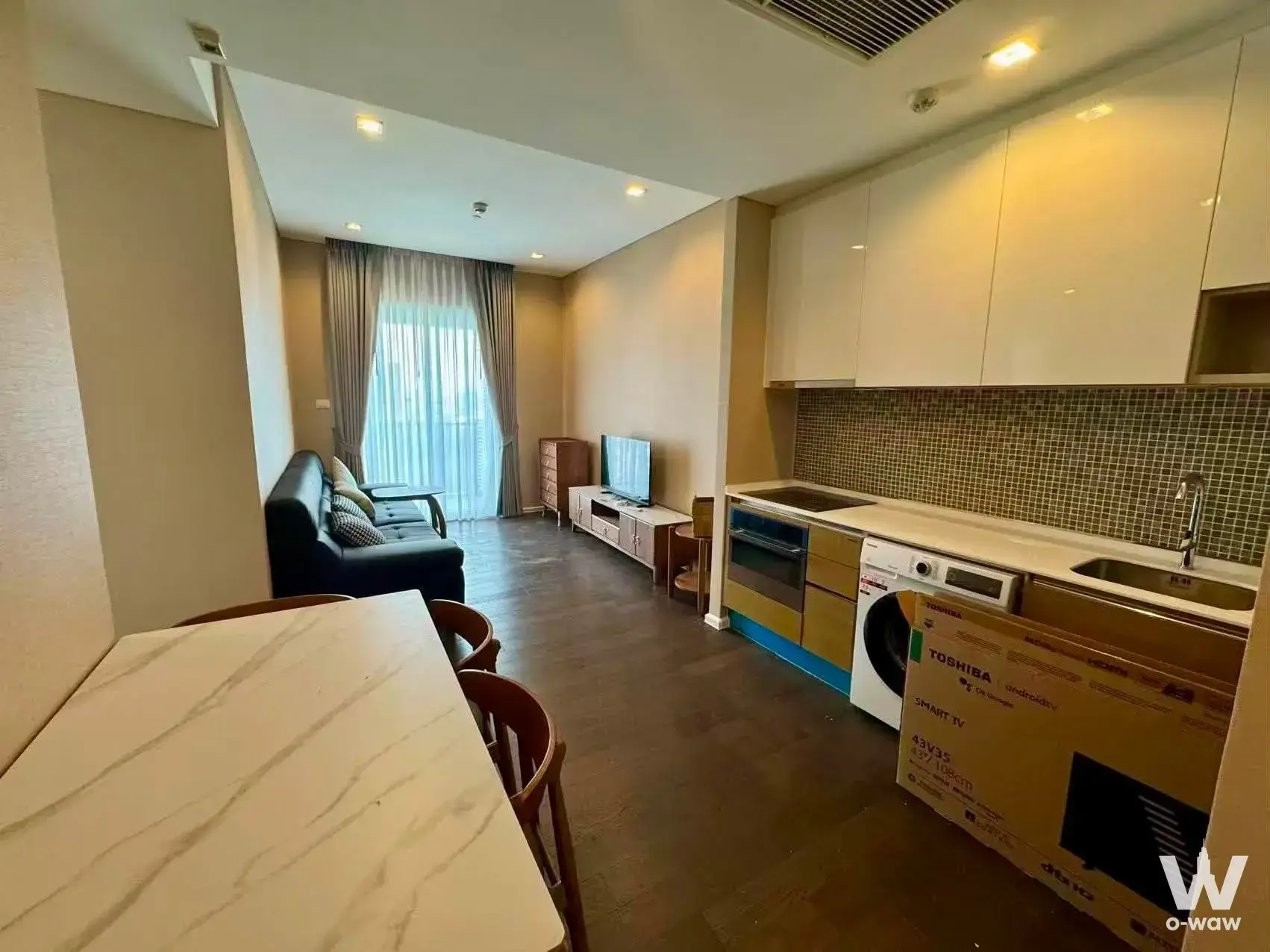 Near MRT / BTS approx. 300 m, near Central Ladprao & TOPS, Union Mall, public park, Chatuchak Market