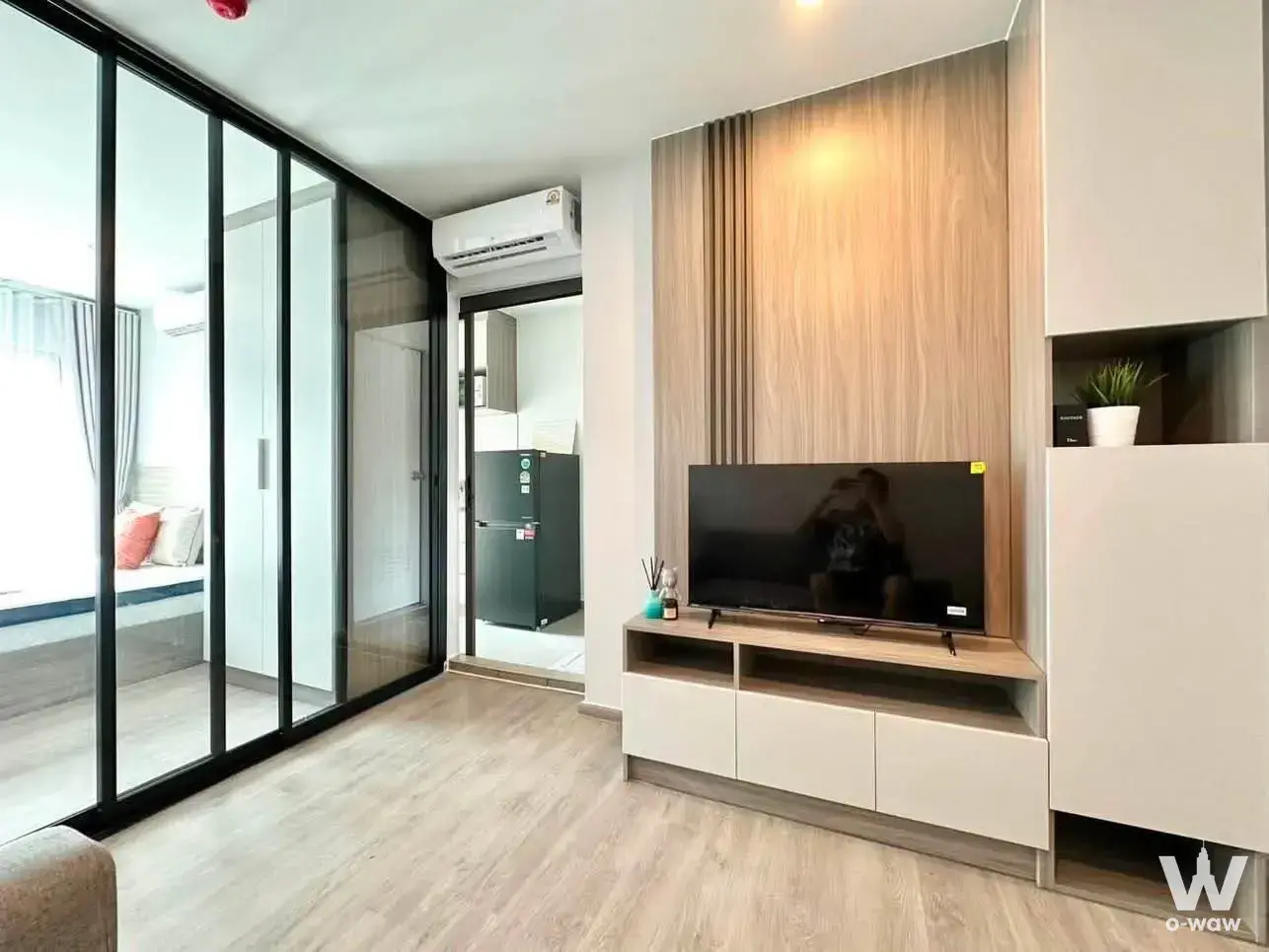Condo with 1 bedroom for rent at Regent Home Wutthakat — photo 2 of 5