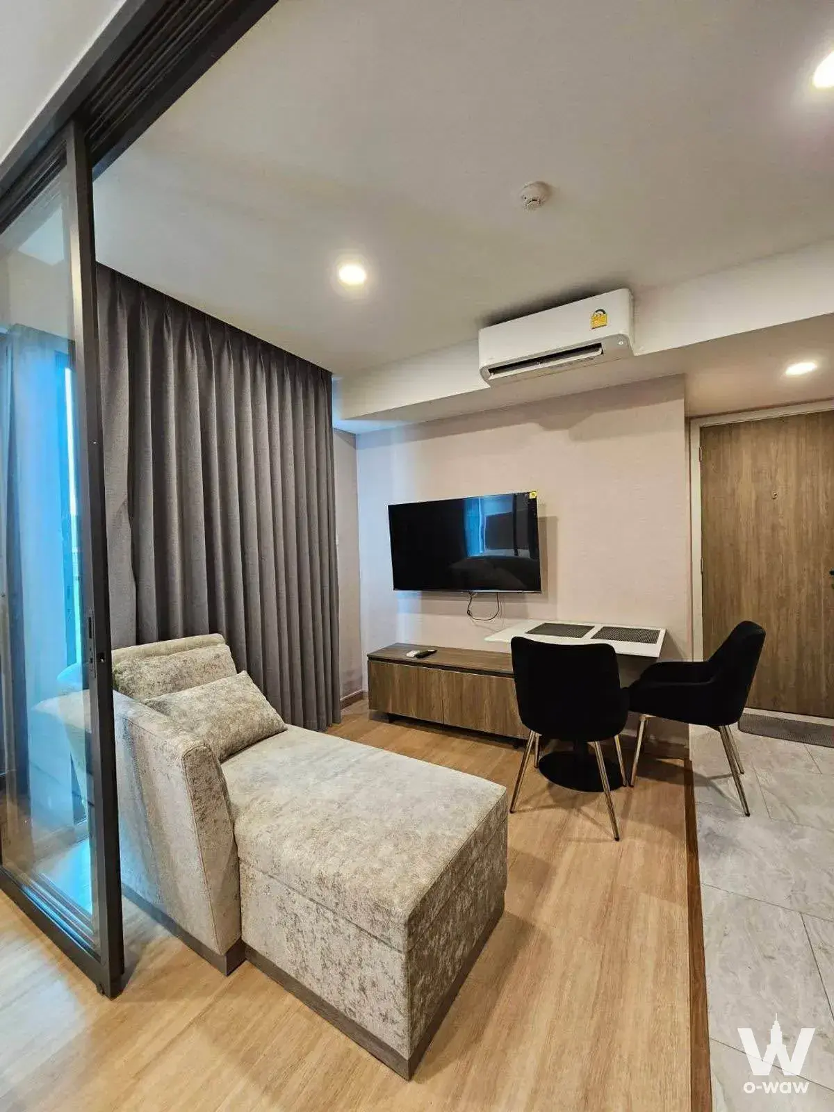 Condo with 1 bedroom for rent at LLoyd Soonvijai-Thonglor — photo 1 of 4