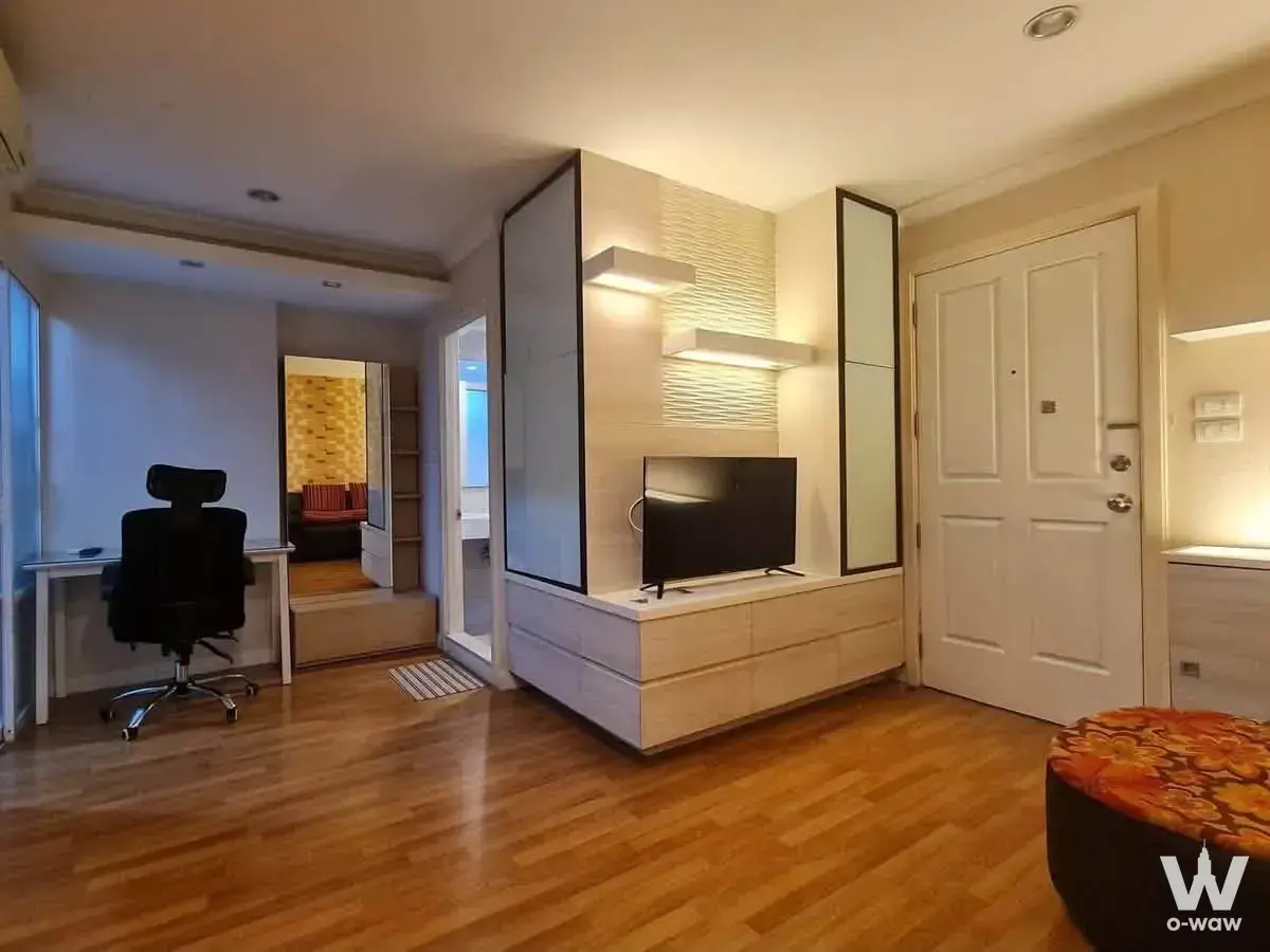 Condo with 1 bedroom for rent at Lumpini Place Rama 9 - Ratchada — photo 1 of 5