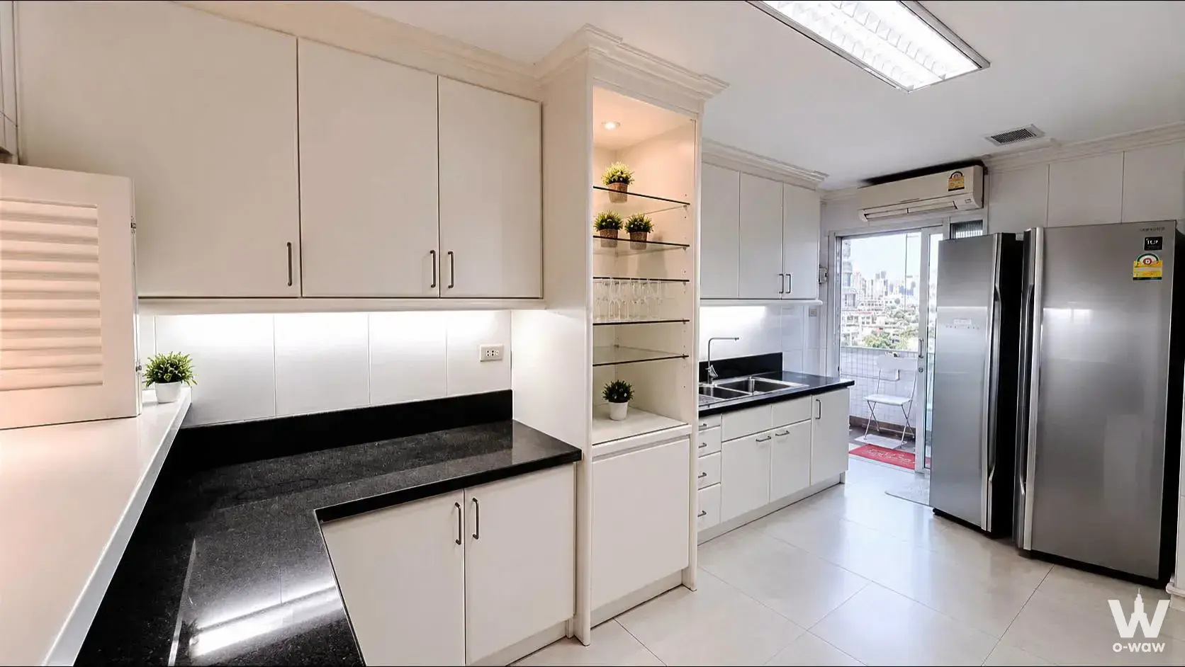 Condo with 3 bedrooms for rent at Richmond Palace Condominium — photo 4 of 4