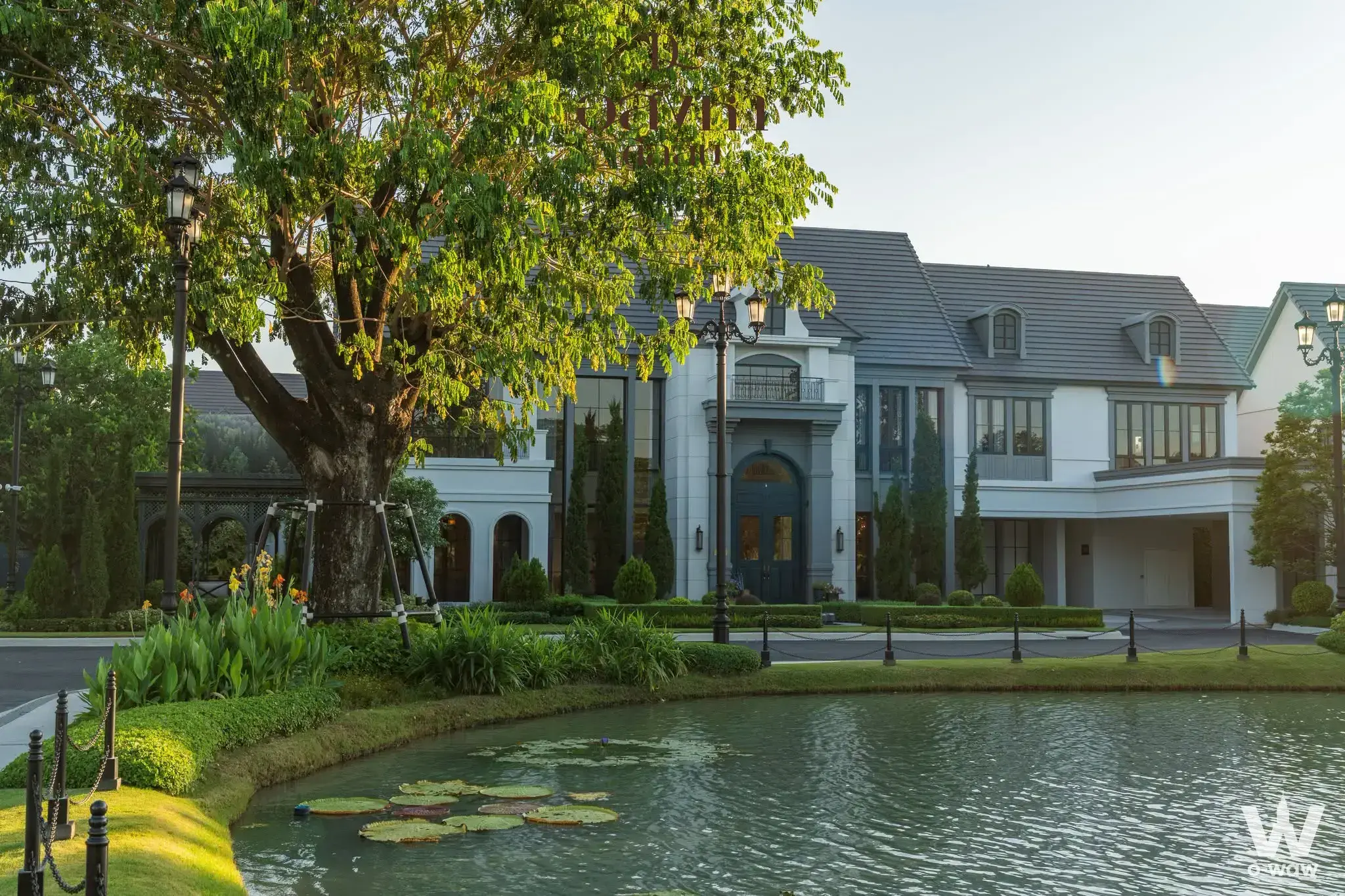 House with 4 bedrooms for sale at Narasiri Krungthep Kreetha — photo 2 of 2