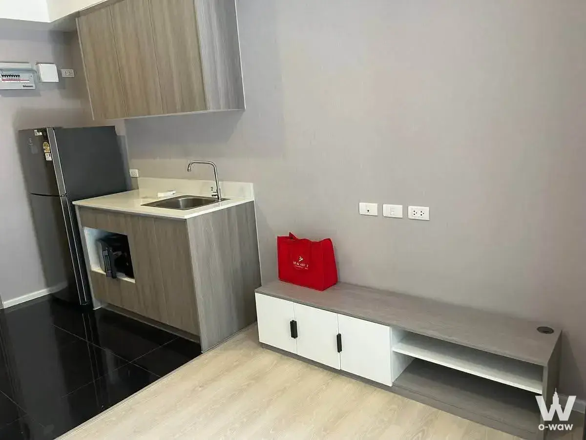 Condo with 1 bedroom for rent at A Space Condominium — photo 5 of 7