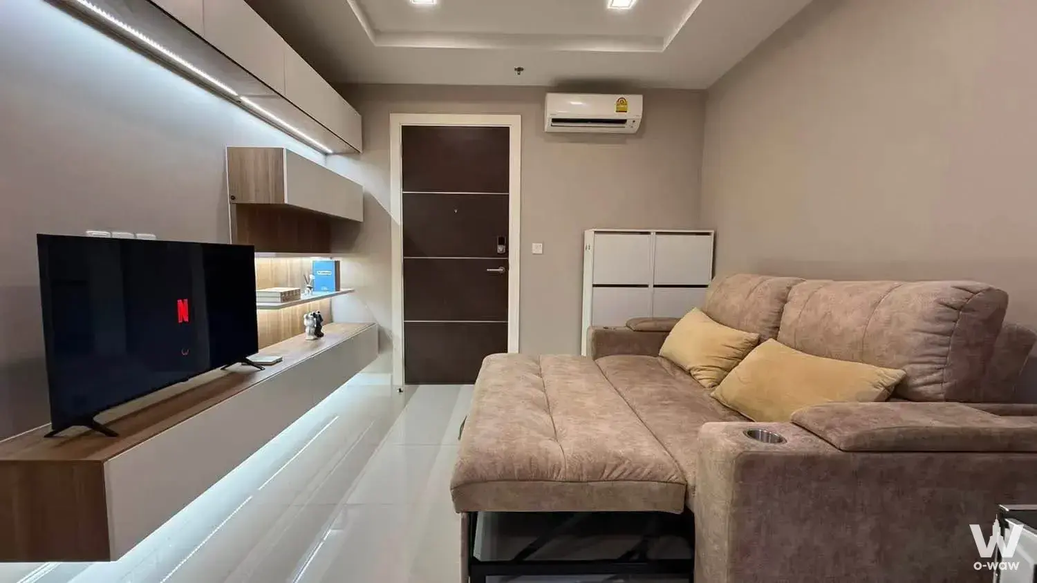 Condo with 1 bedroom for rent at The Metropolis Samrong — photo 2 of 5