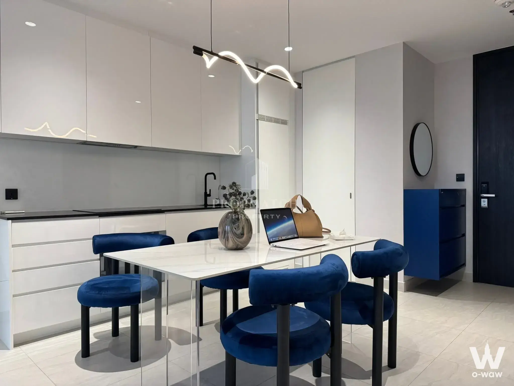 Sathorn 12 / Silom / BTS Saint Louis / BTS Chong Nonsi