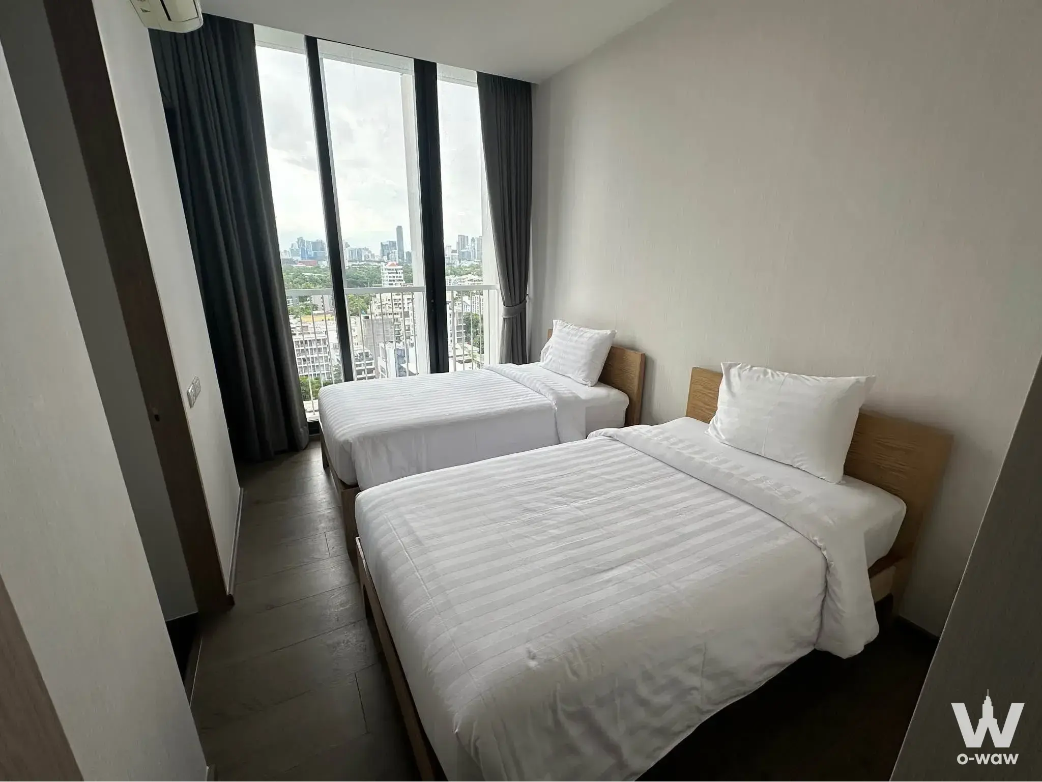 Condo with 2 bedrooms for rent at Park Origin Phrom Phong — photo 2 of 5