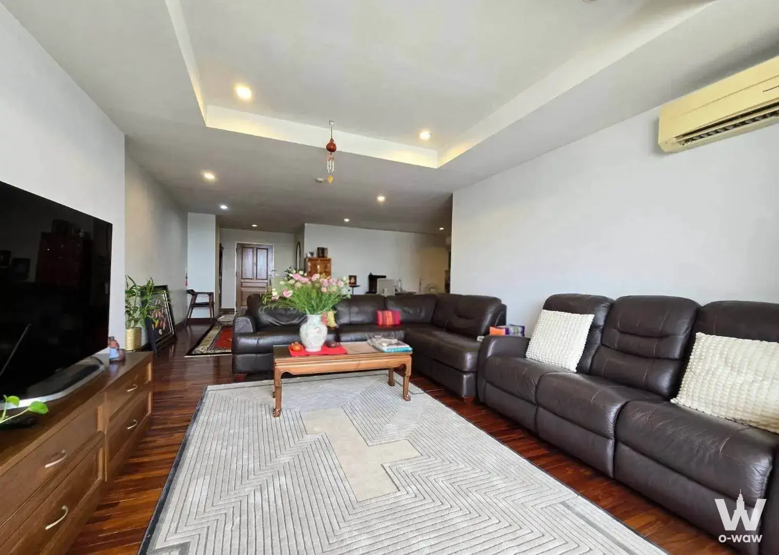 Condo with 2 bedrooms for sale at Newton Tower — photo 3 of 5