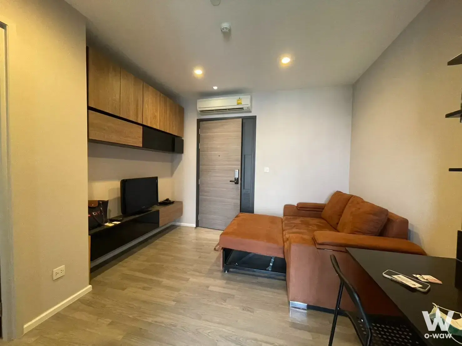 Condo with 1 bedroom for rent at The Room Sathon @ St. Louis — photo 1 of 4