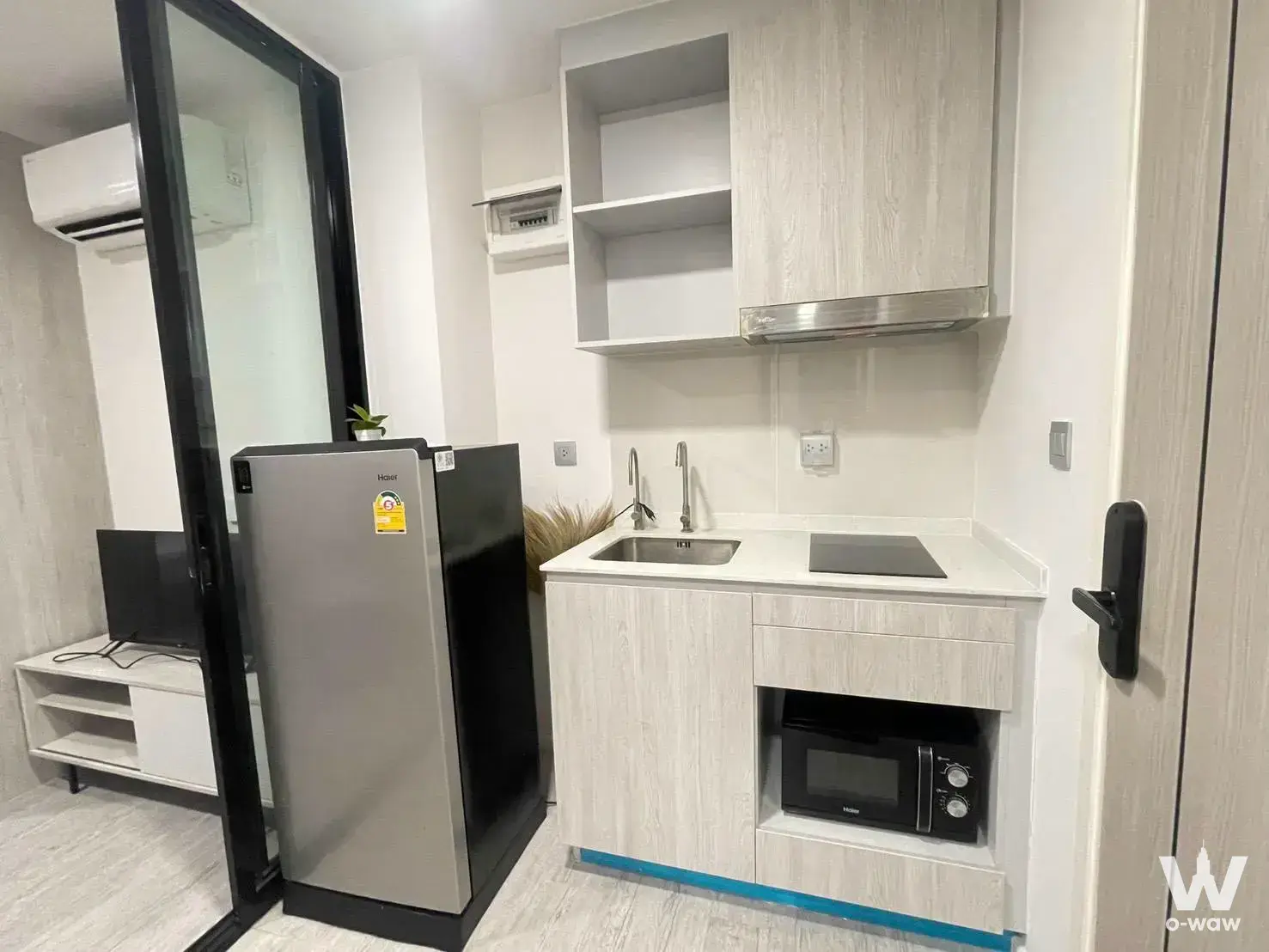 Condo with 1 bedroom for rent at Atmoz Tropicana Bangna — photo 2 of 5