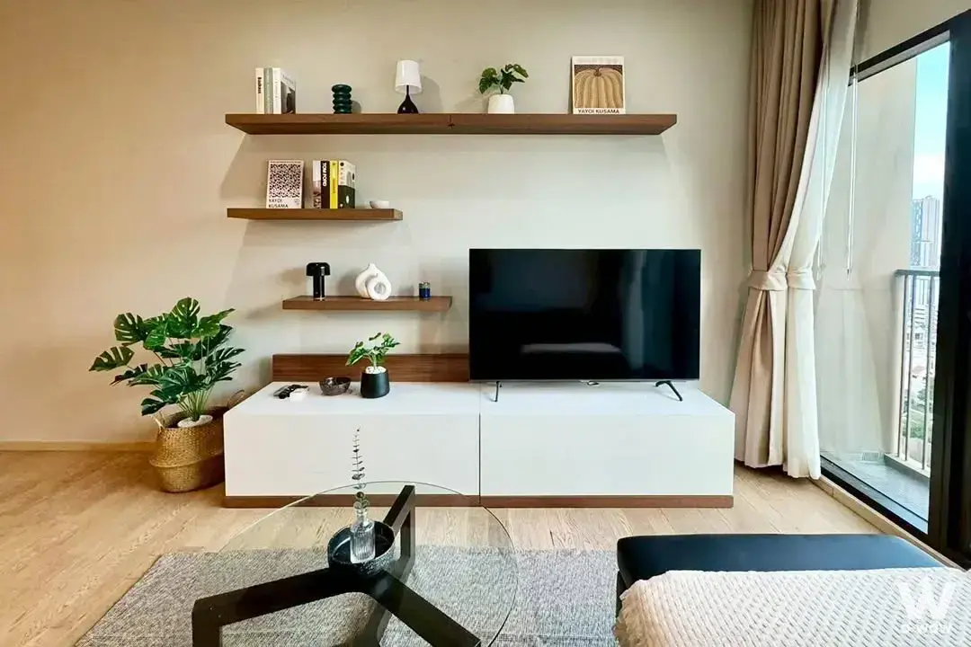 Condo with 1 bedroom for rent at Noble Refine — photo 2 of 5