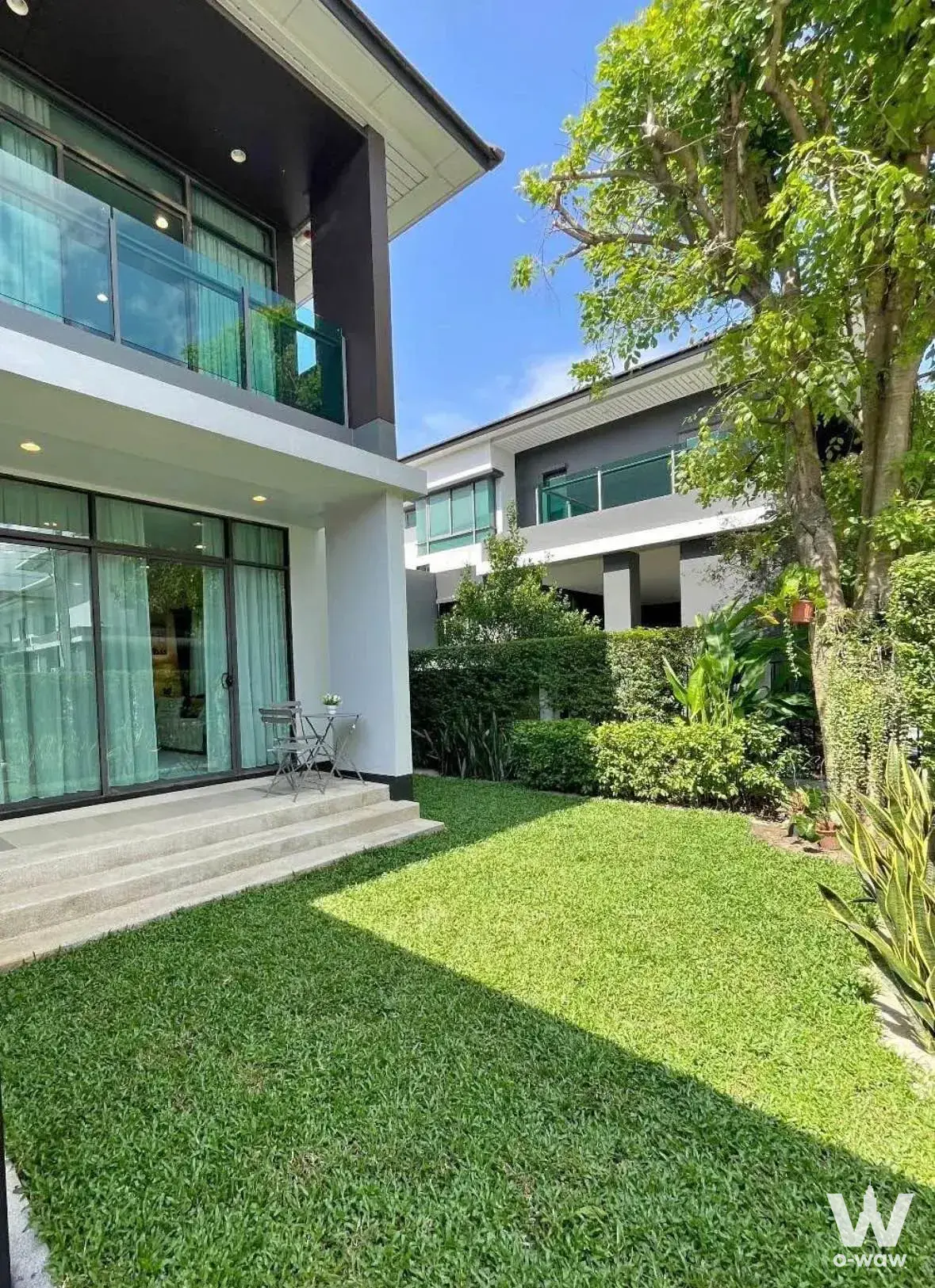 Condo with 4 bedrooms for rent at Setthasiri Krungthep Kreetha — photo 1 of 5