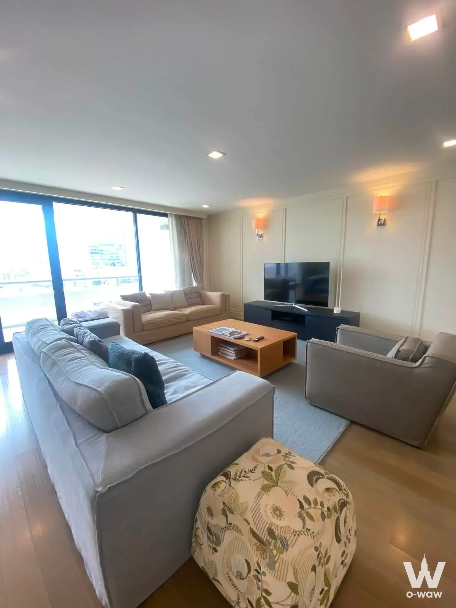 Condo with 2 bedrooms for rent at Somkid Gardens Condominium — photo 1 of 4