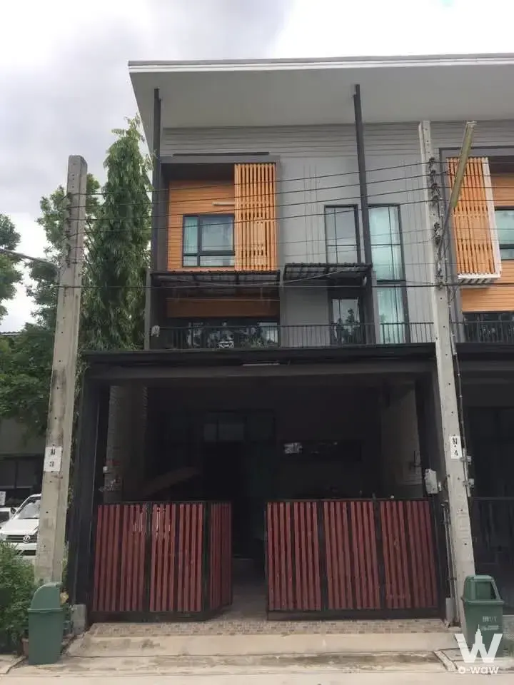 Kaset-Nawamin area, near Ram Inthra Expressway, close to Lertla School, International Schools, Nawamindarajuthit Bangkok School, and Bodindecha (Sing Singhaseni) 2 School