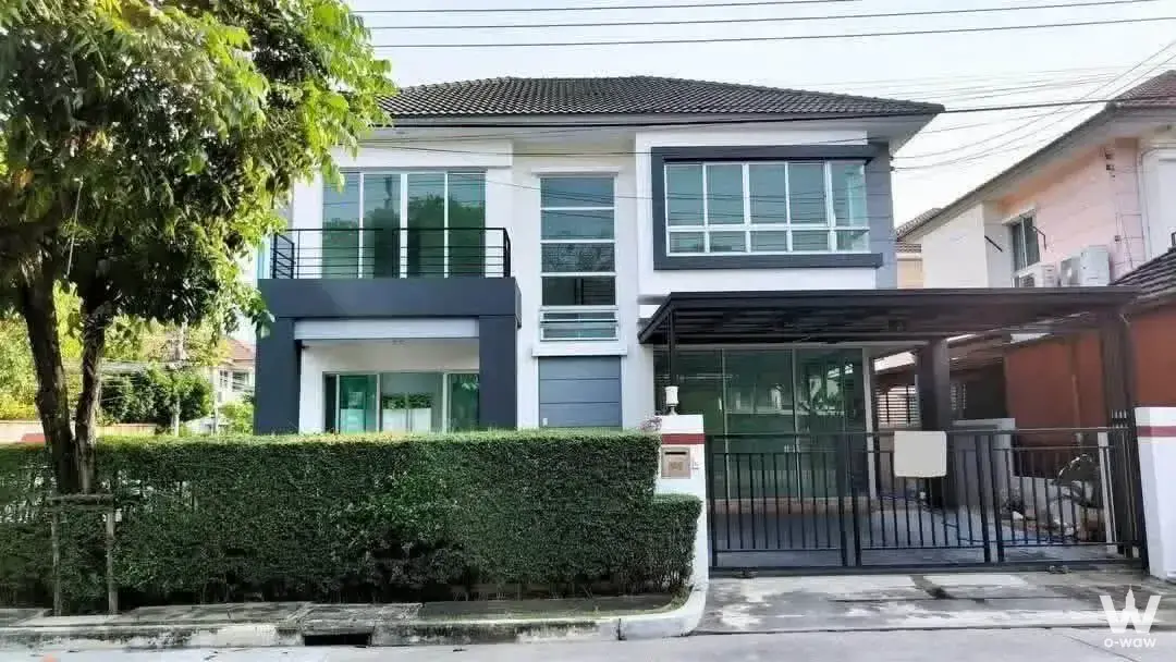 Ram Inthra 23 Soi, near Lat Phrao Station