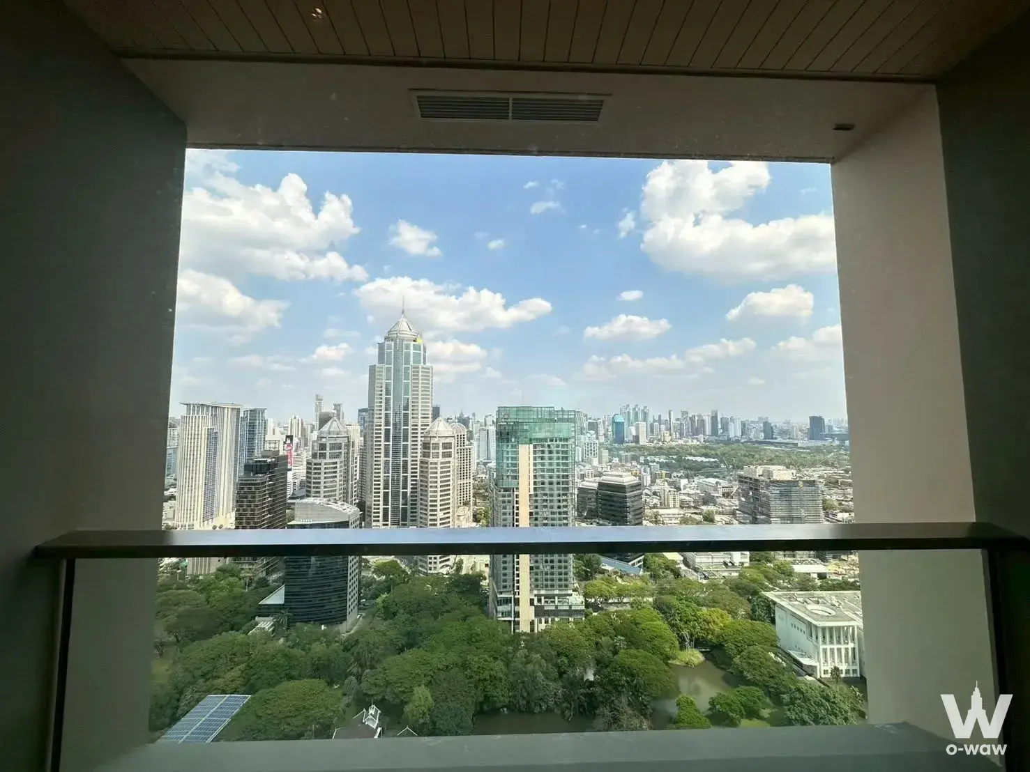 Condo with 2 bedrooms for rent at Sindhorn Residence — photo 3 of 4