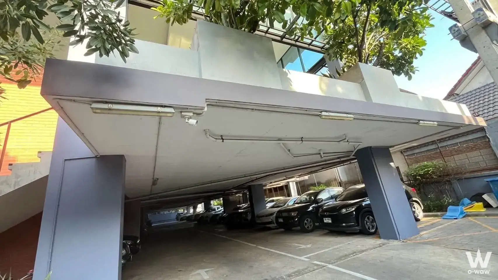 Condo with 1 bedroom for rent at Chewathai Pinklao — photo 2 of 5