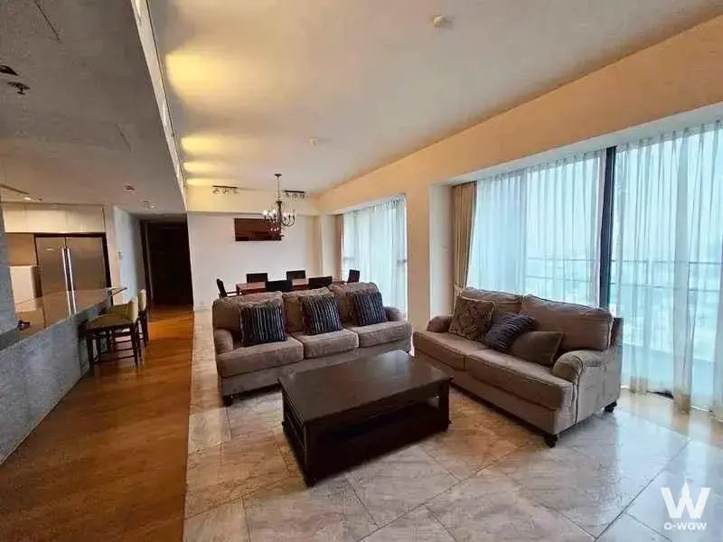 Condo with 3 bedrooms for rent at The Met Condominium — photo 2 of 5