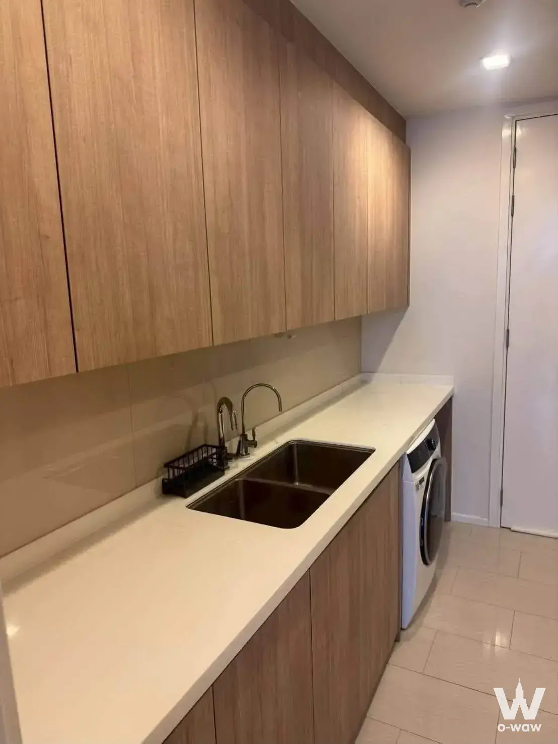Condo with 3 bedrooms for rent at Circle Living Prototype — photo 5 of 5