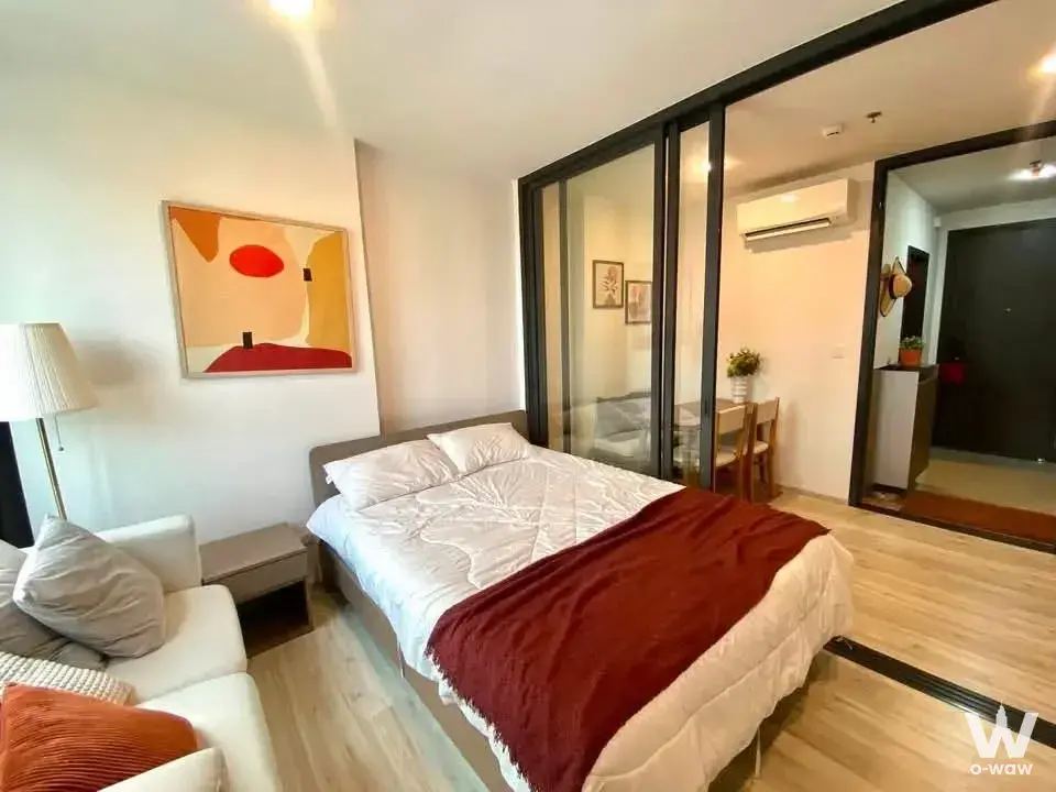 Condo with 1 bedroom for rent at XT HUAIKHWANG — photo 1 of 5