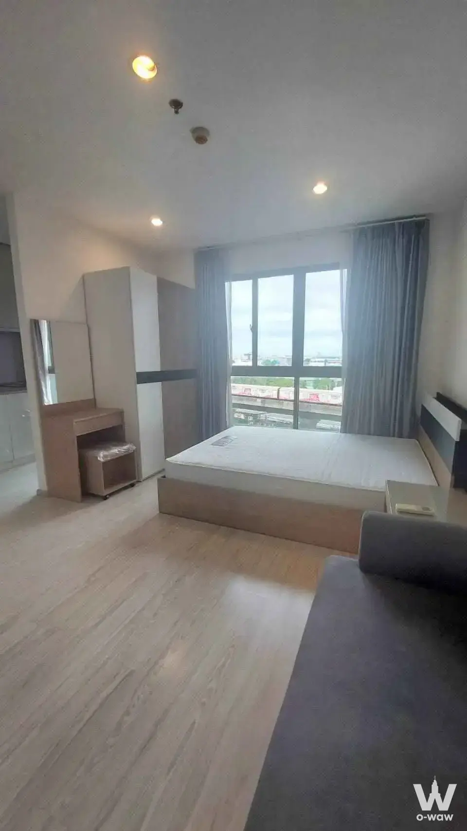 Commercial with 1 bedroom for rent at Ideo Mobi Sukhumvit Eastgate — photo 2 of 5