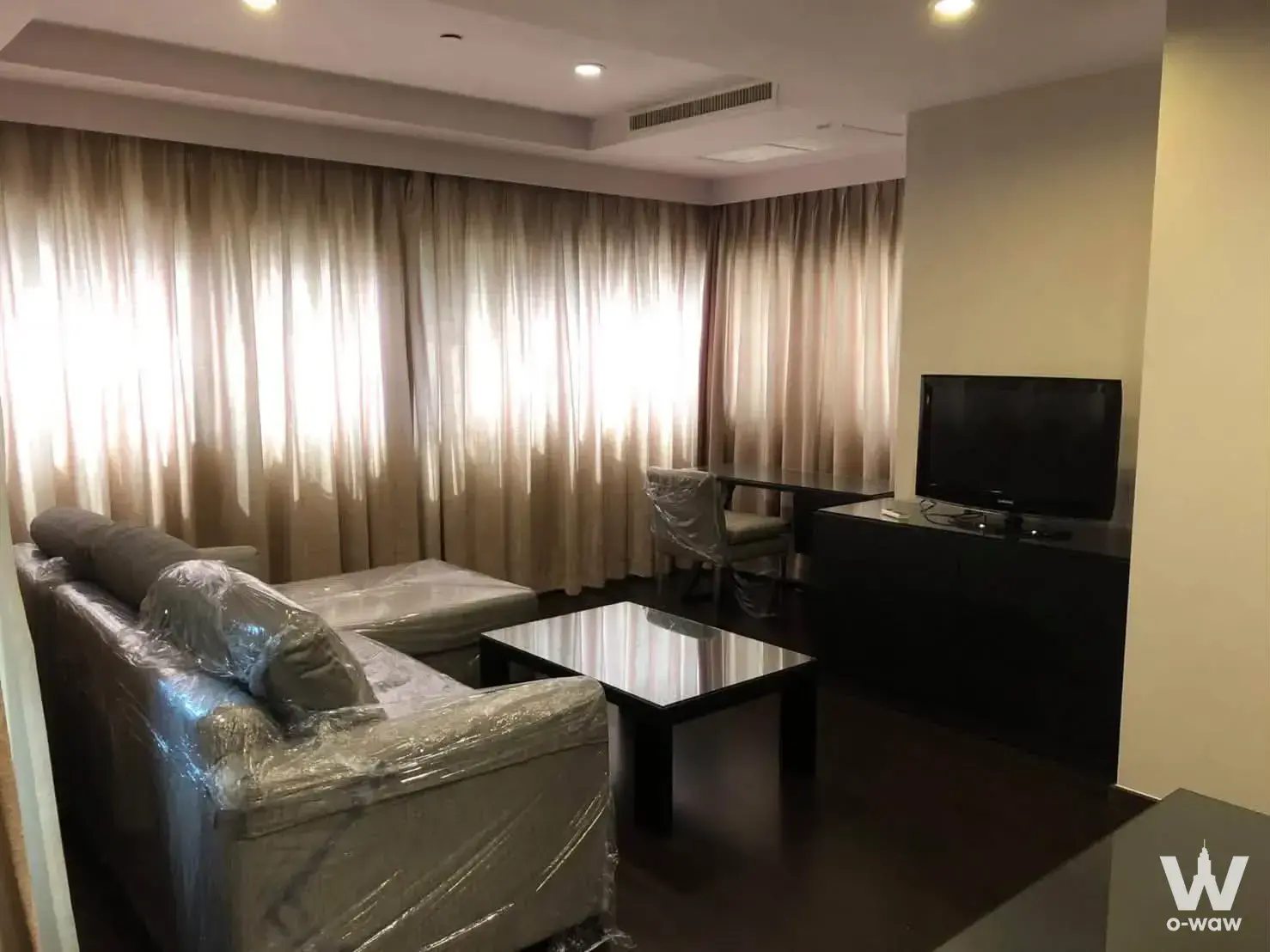 Condo with 1 bedroom for rent at Sathorn Gardens — photo 3 of 5