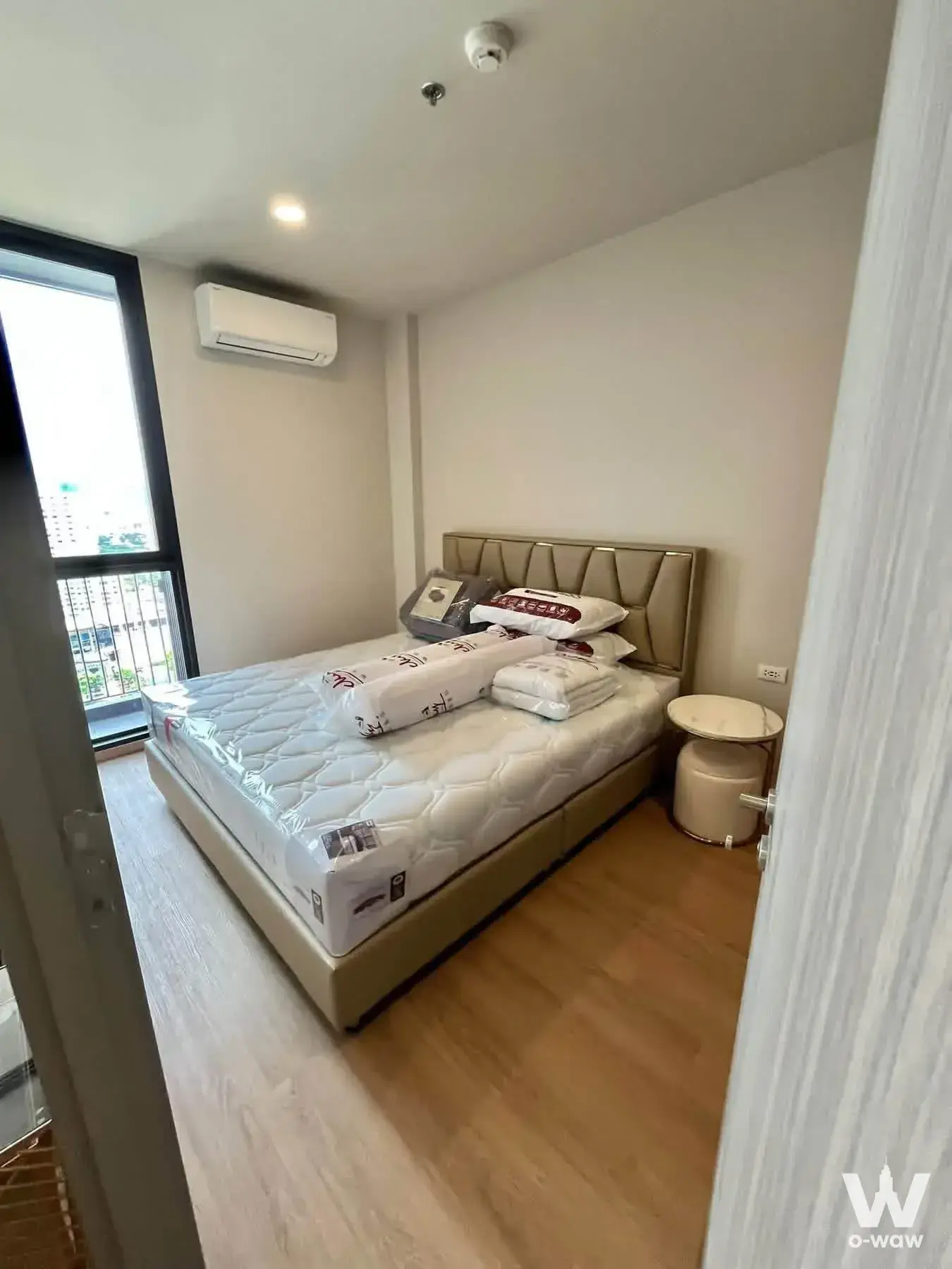 Commercial with 1 bedroom for rent at The Issara Sathorn (ดิ อิสสระ สาทร) — photo 2 of 3