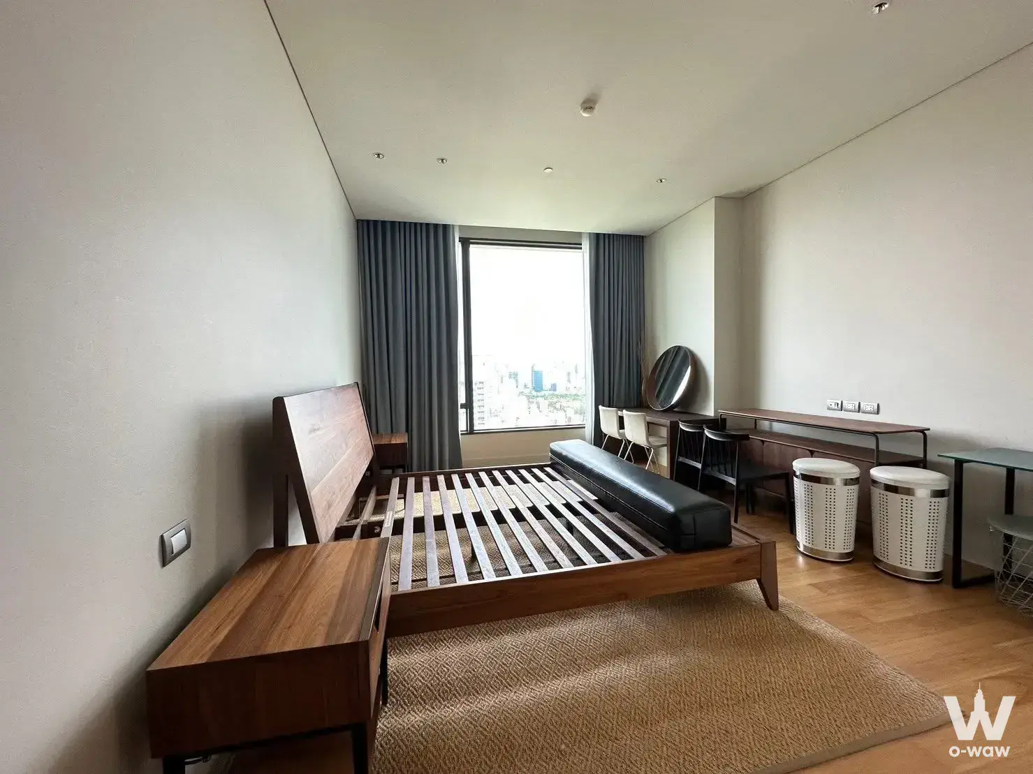 Condo with 2 bedrooms for rent at Sindhorn Residence — photo 3 of 5