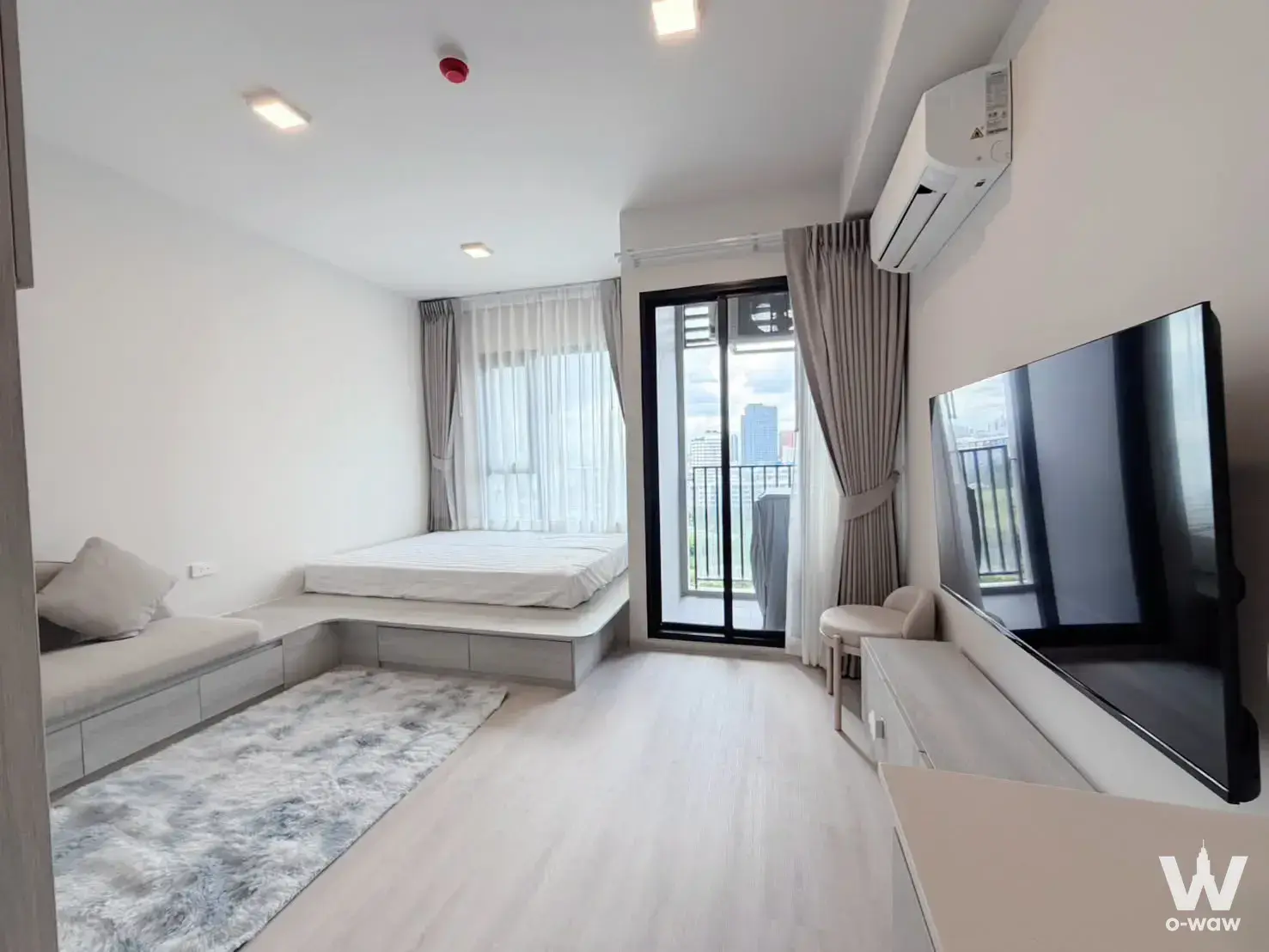 Condo with 1 bedroom for rent at COBE Ratchada-Rama 9 — photo 1 of 4