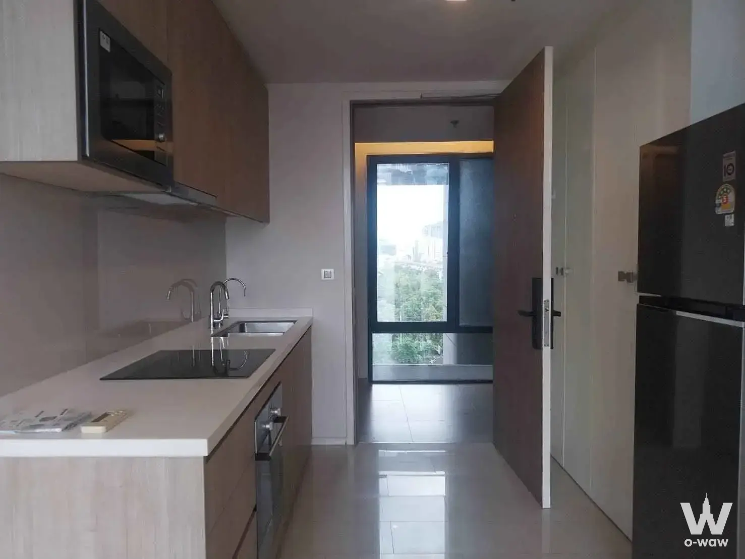 Condo with 2 bedrooms for rent at Circle Living Prototype — photo 2 of 5