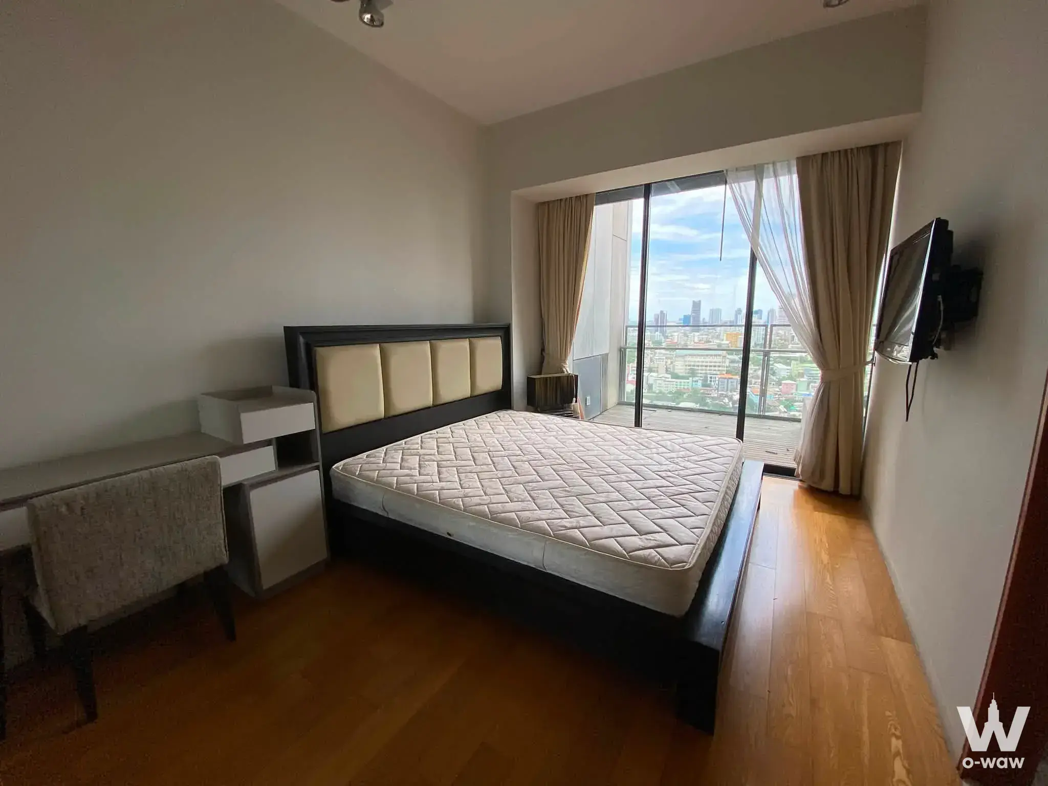 Condo with 2 bedrooms for rent at The Met Condominium — photo 4 of 5