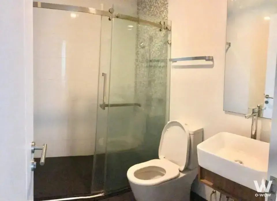 Condo with 2 bedrooms for rent at A Space ID Asok-Ratchada — photo 5 of 5