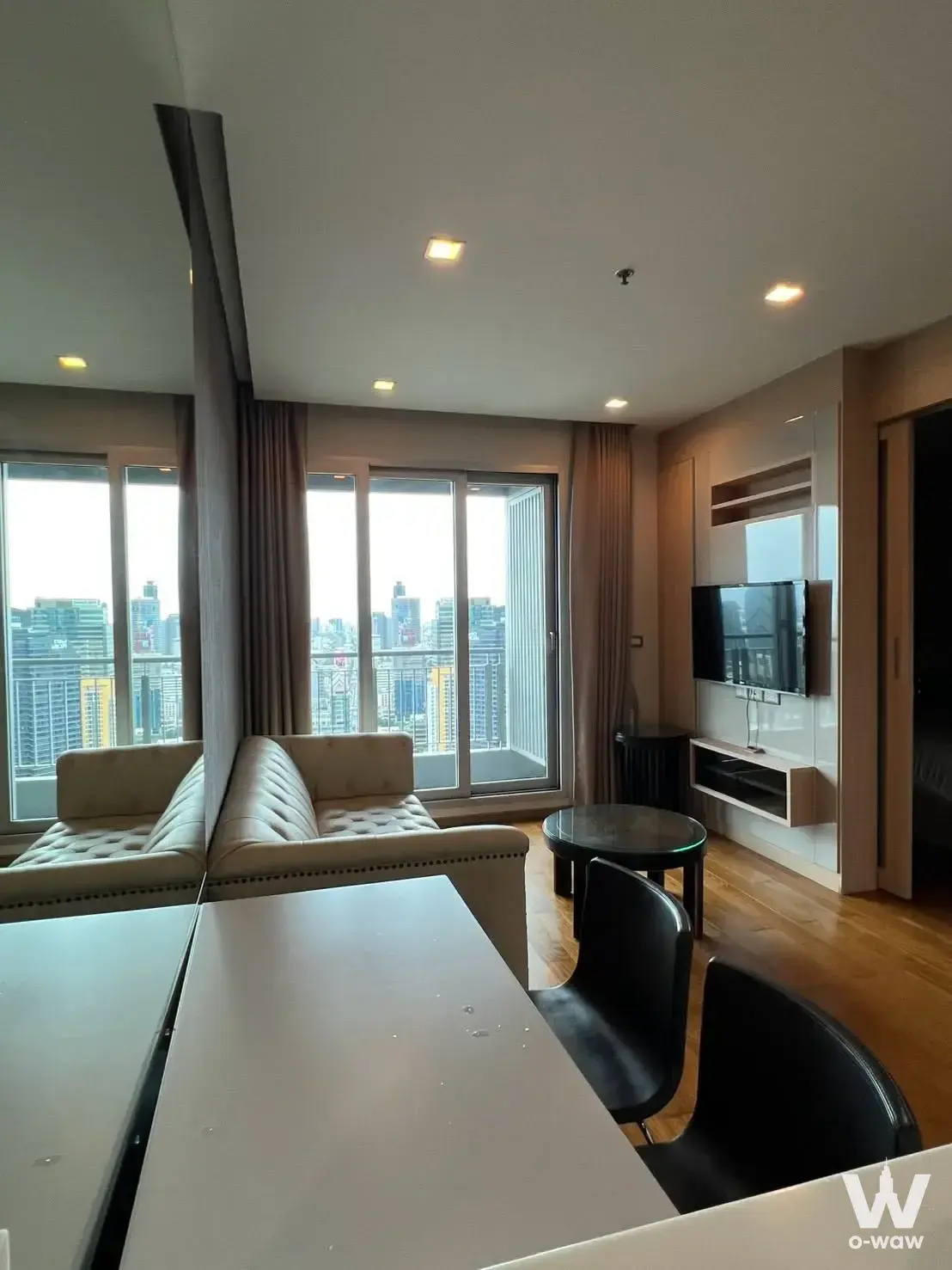 Condo with 1 bedroom for sale at The Address Asoke — photo 2 of 5